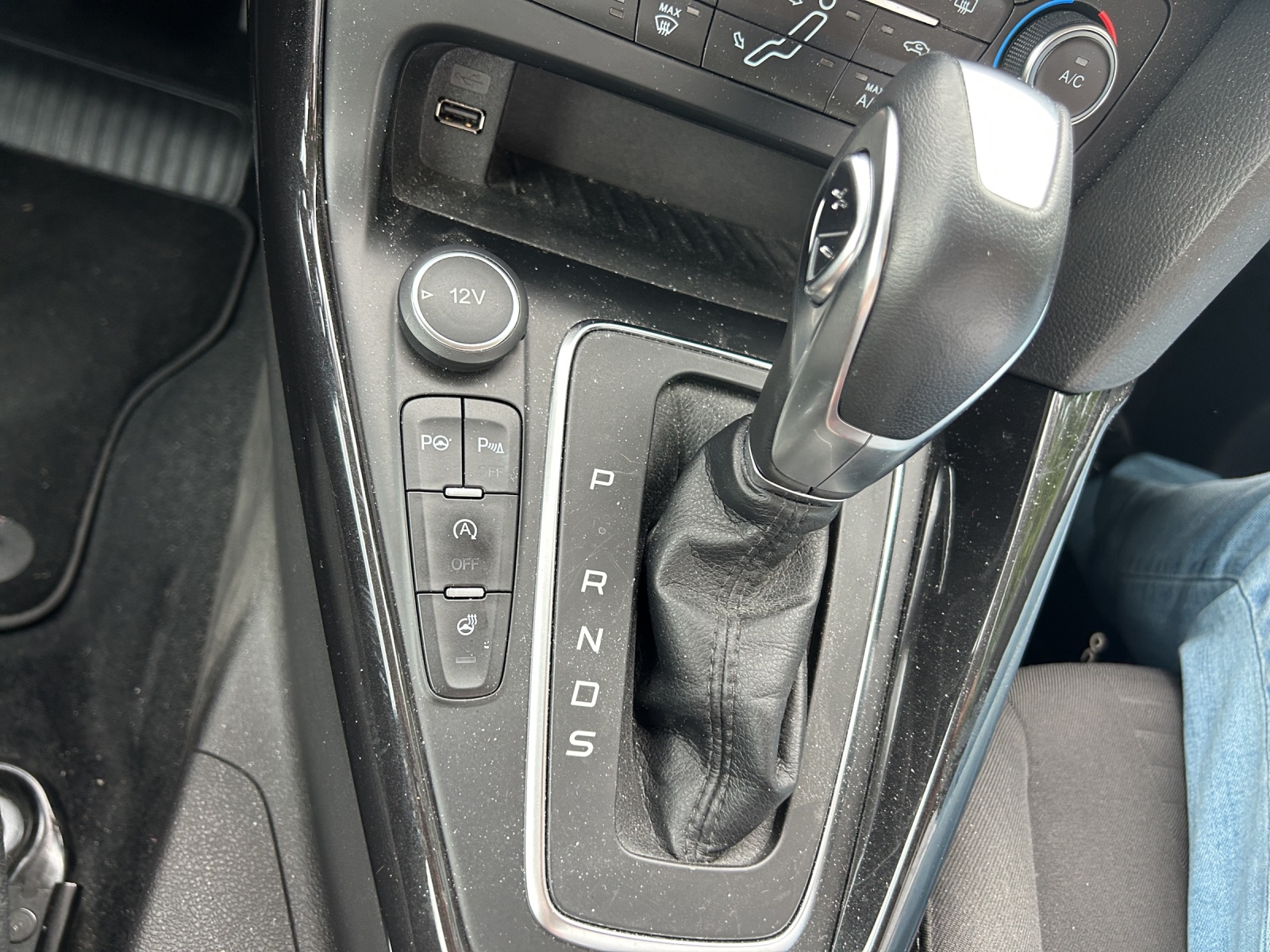 FORD Focus 1.5 SCTi Titanium X Automatic-image-12
