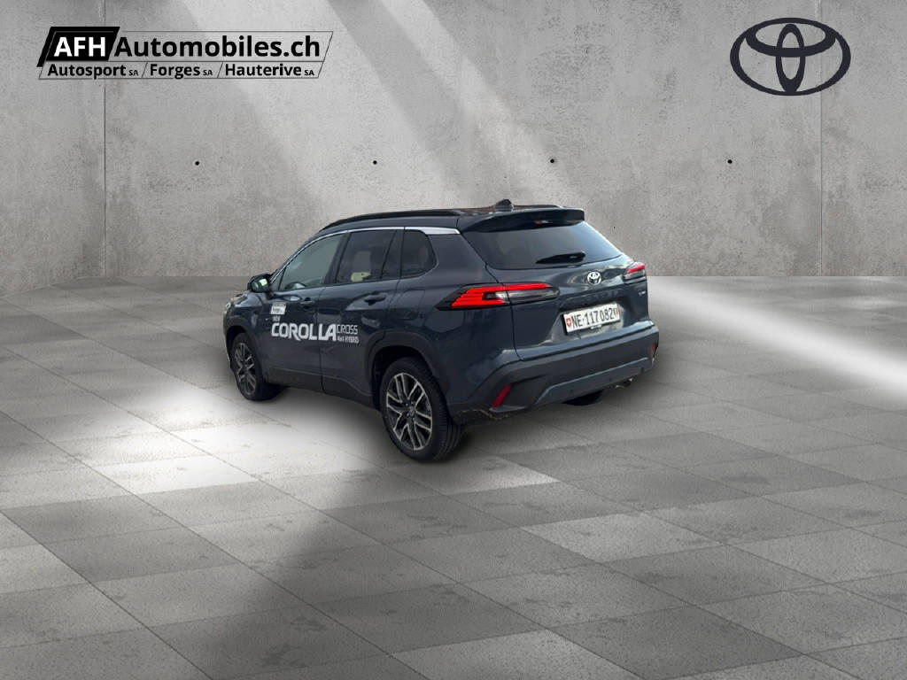 TOYOTA Corolla Cross 2.0 HSD Premium AWD-i-image-2