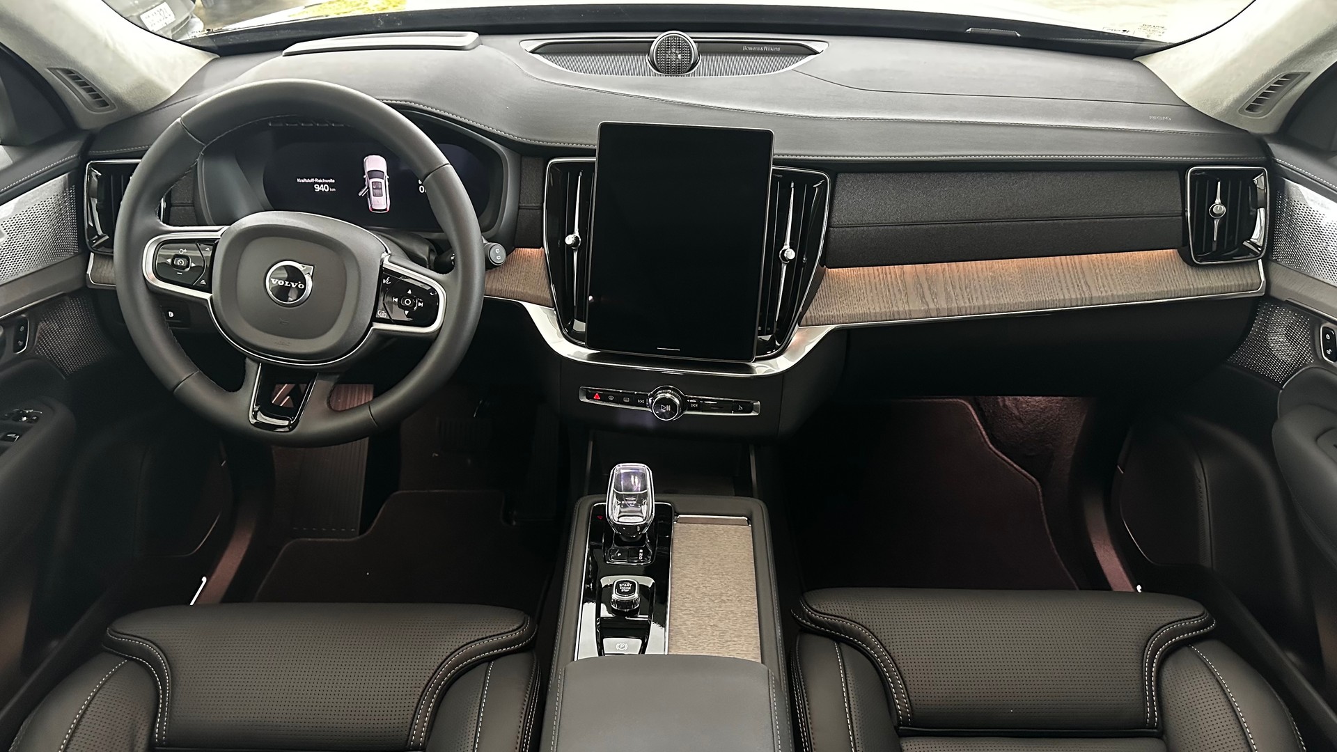 VOLVO XC90 2.0 T8 TE Ultra Dark eAWD-image-4