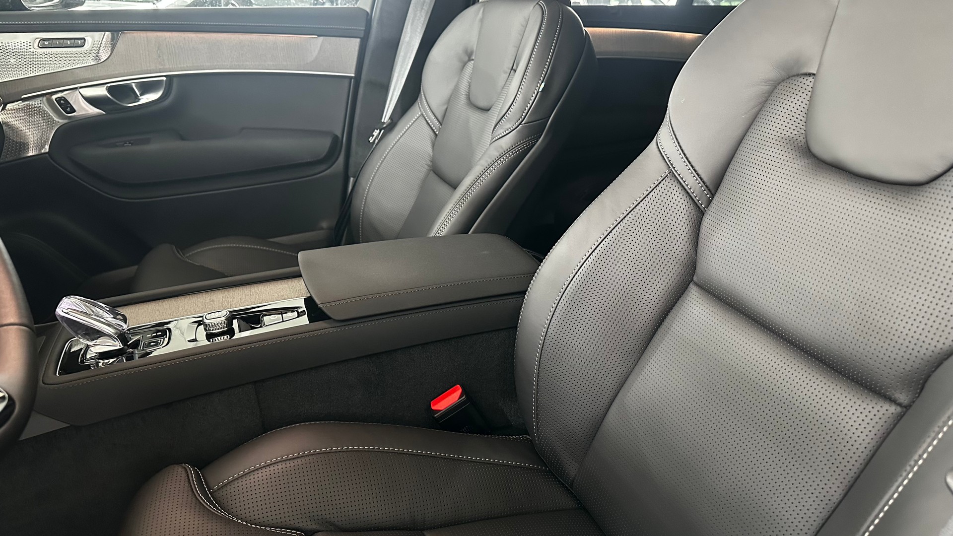 VOLVO XC90 2.0 T8 TE Ultra Dark eAWD-image-14