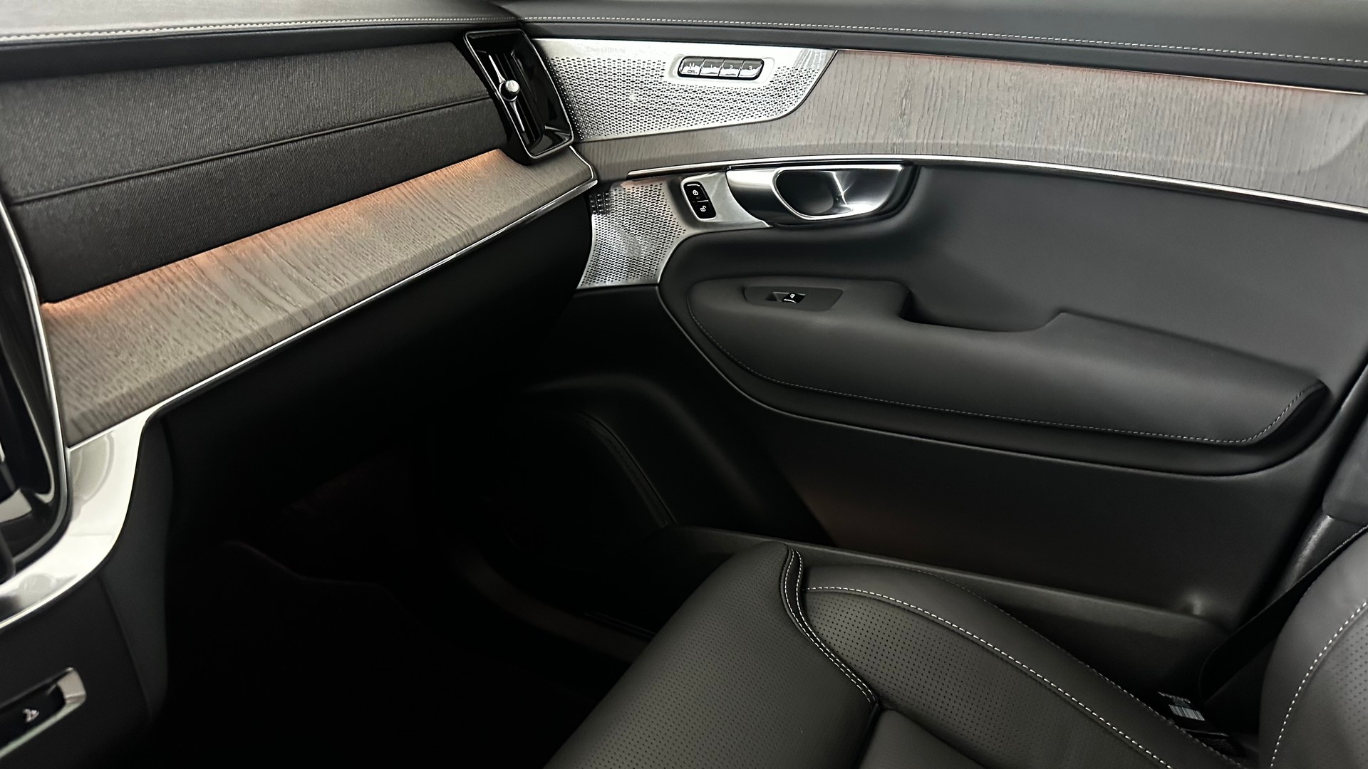 VOLVO XC90 2.0 T8 TE Ultra Dark eAWD-image-10