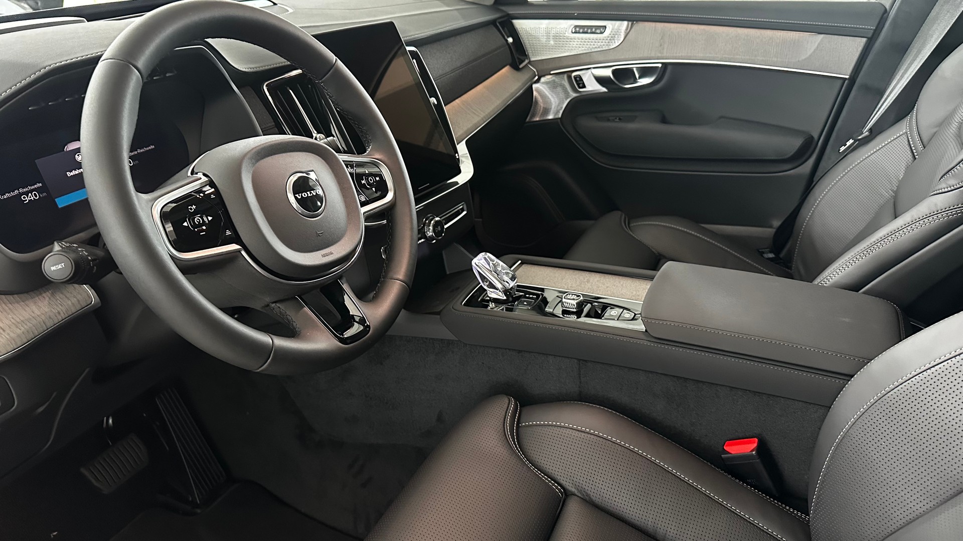 VOLVO XC90 2.0 T8 TE Ultra Dark eAWD-image-3