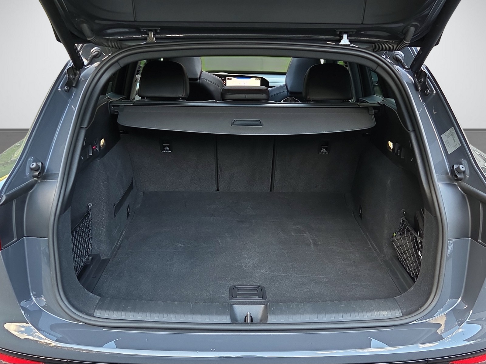 AUDI Q6 e-tron quattro-image-6