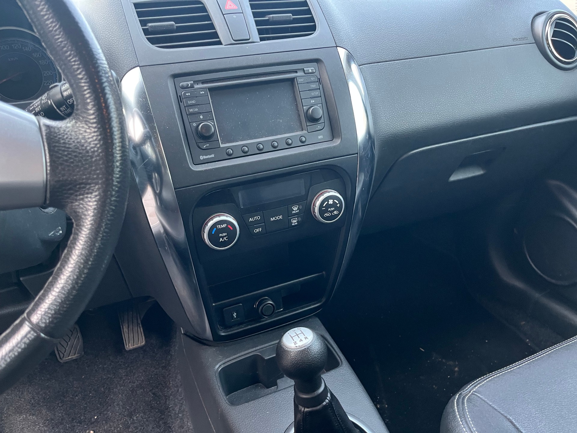 FIAT Sedici 1.6 4WD Emotion-image-10