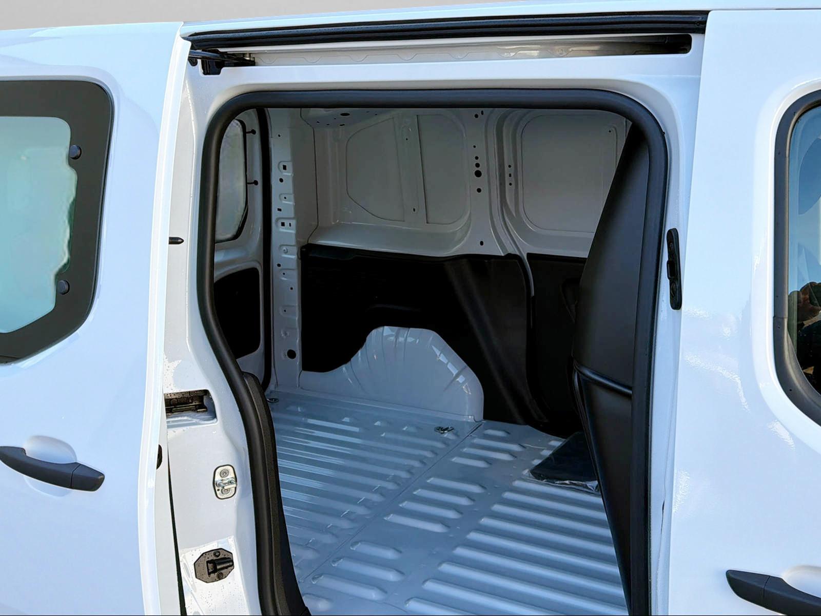 TOYOTA PROACE CITY Van L1 1.5 D Active-image-11