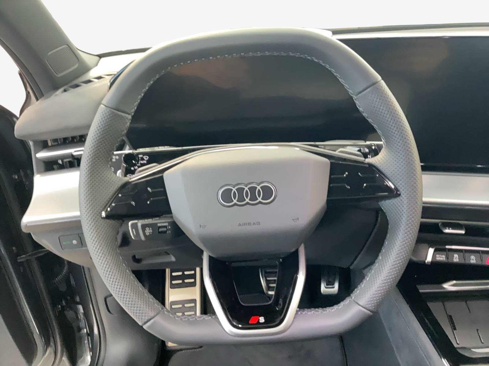 AUDI Q3 SUV 110 kW TFSI S tronic-image-9