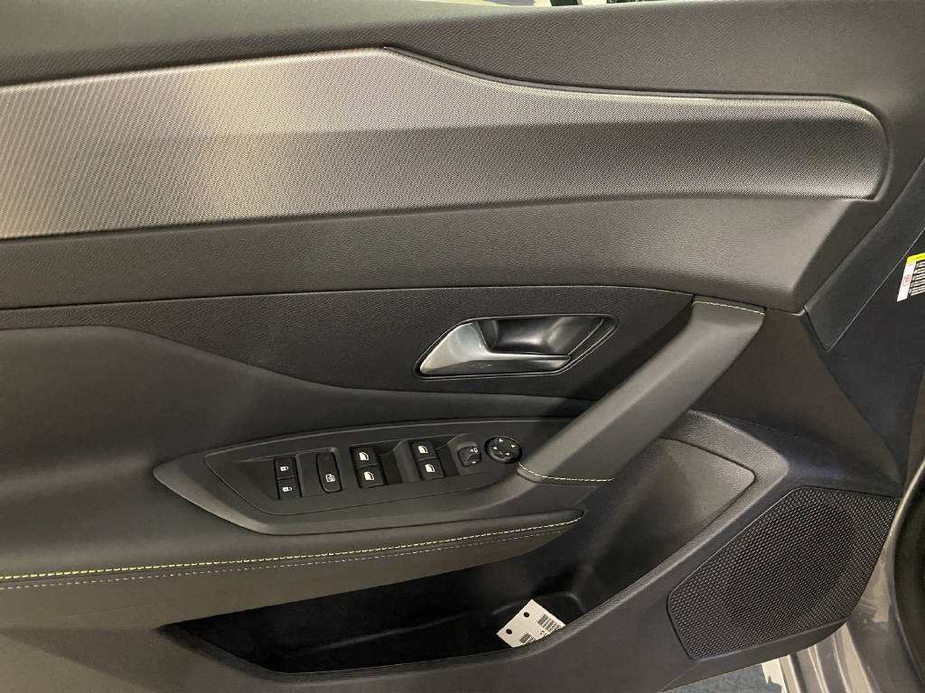 PEUGEOT 308 1.2 Hybrid GT-image-11