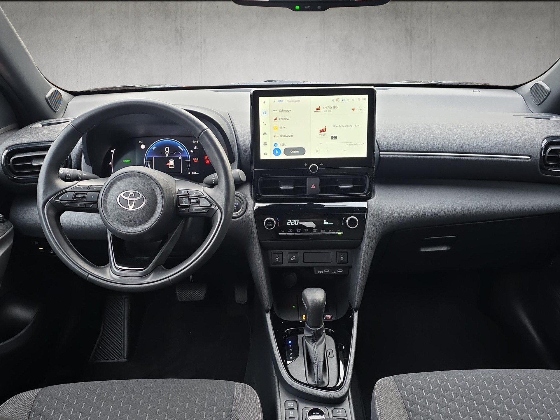 TOYOTA Yaris Cross 1.5 VVT-i HSD Trend AWD-i-image-10