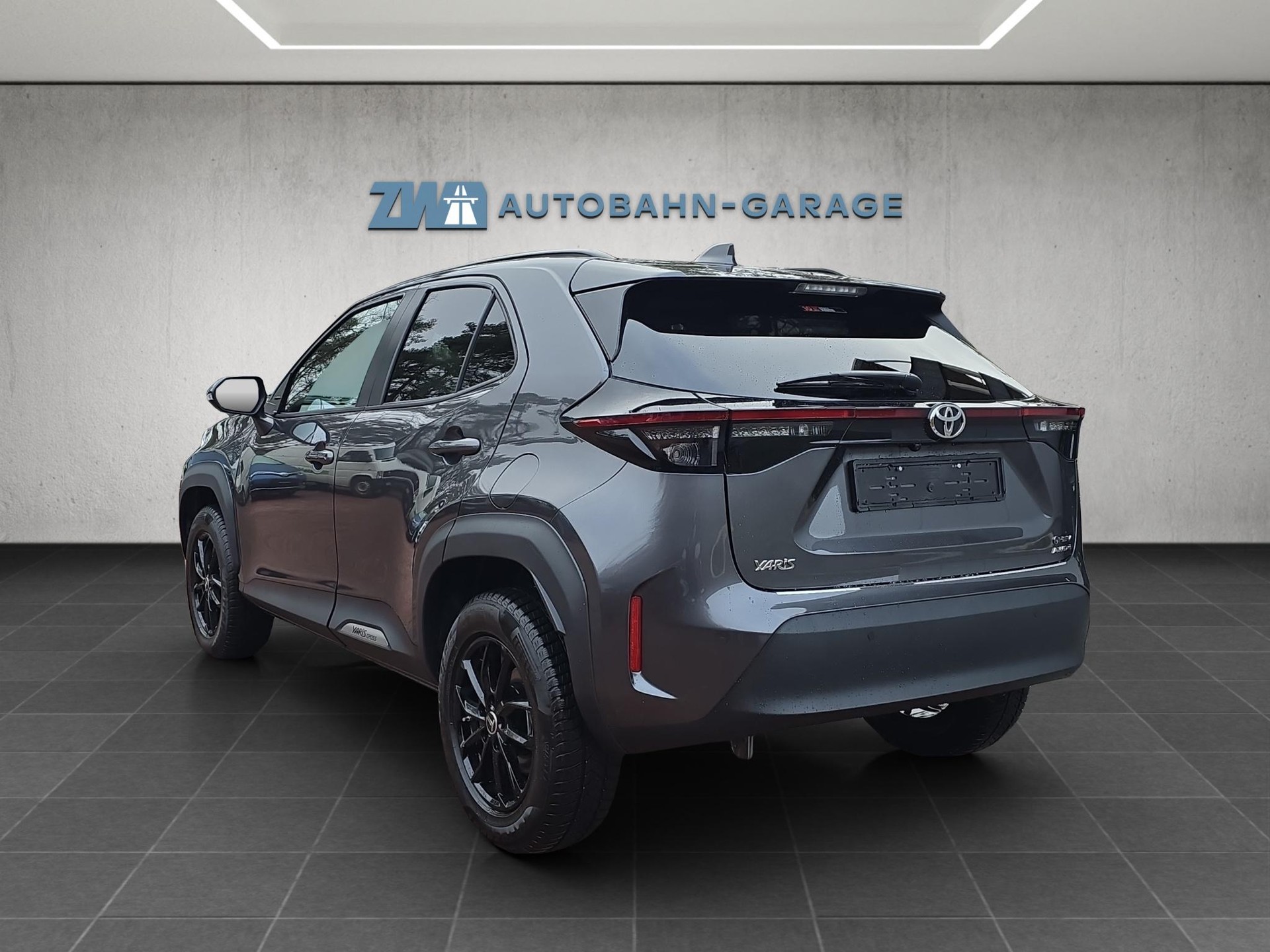 TOYOTA Yaris Cross 1.5 VVT-i HSD Trend AWD-i-image-2