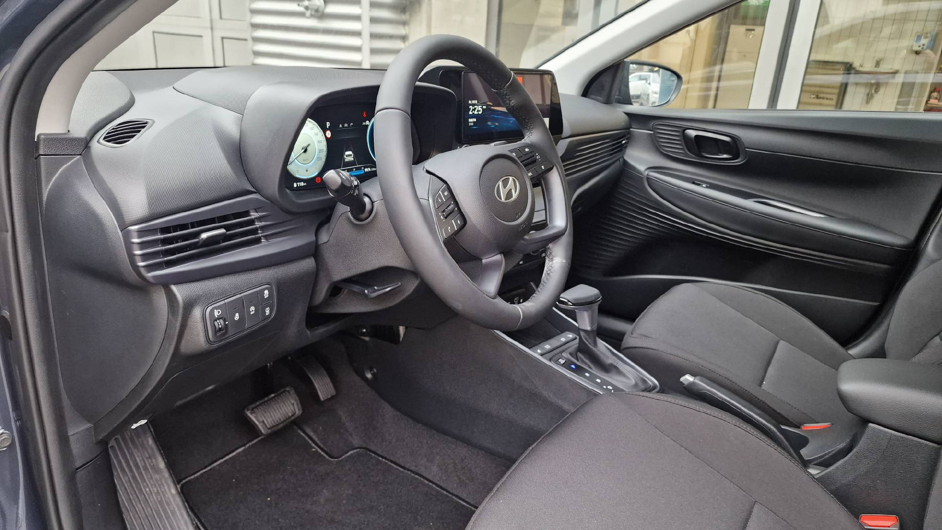 HYUNDAI i20 1.0 T-GDi Amplia Safety Pack.-image-10