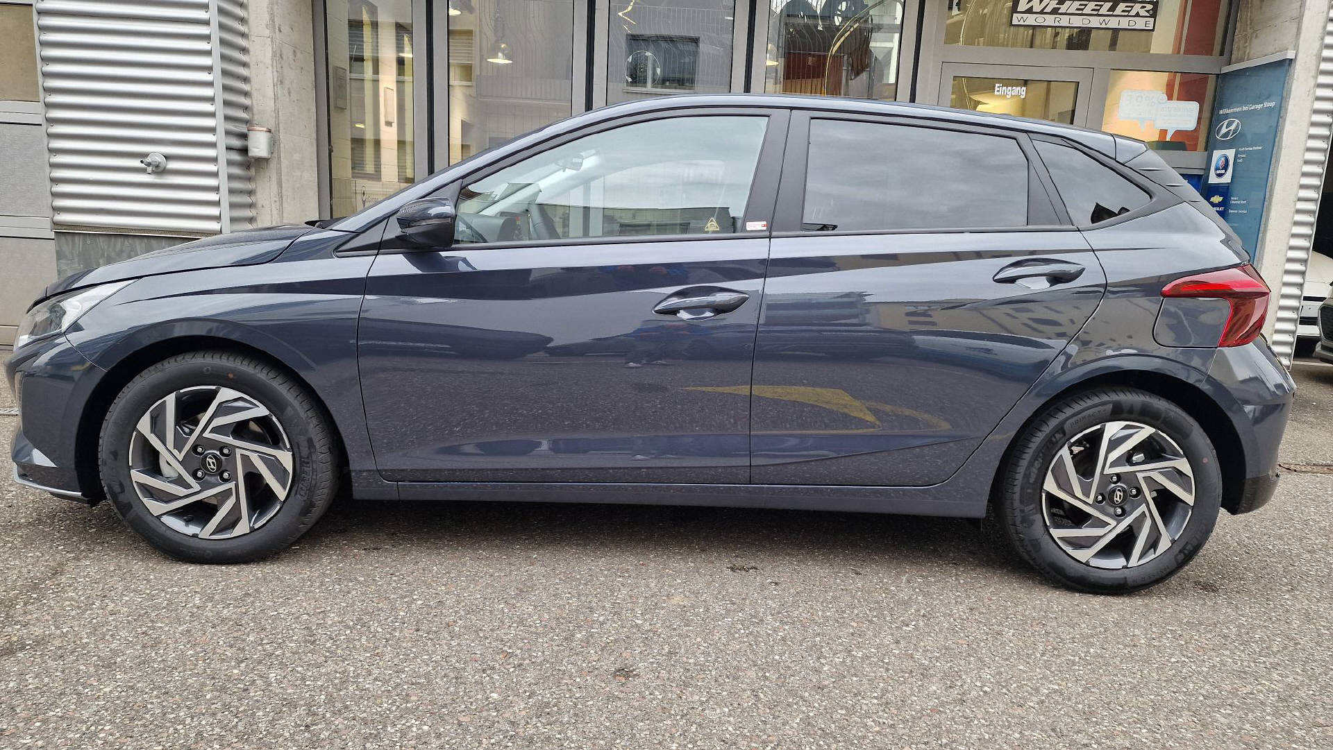 HYUNDAI i20 1.0 T-GDi Amplia Safety Pack.-image-1
