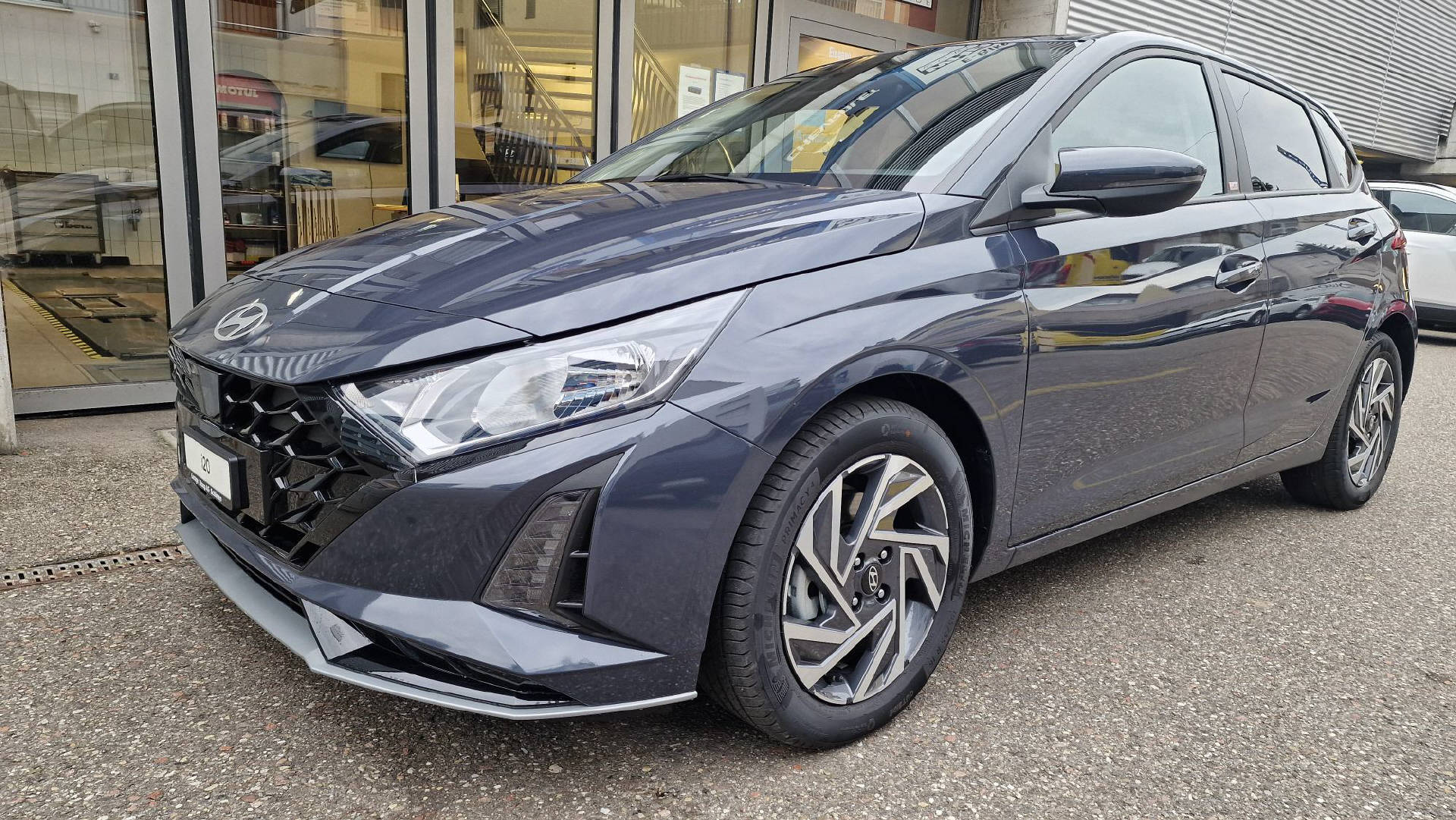 HYUNDAI i20 1.0 T-GDi Amplia Safety Pack.-image-0