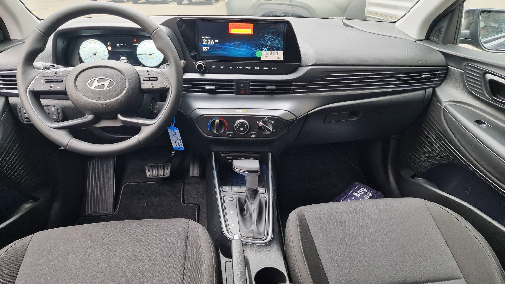 HYUNDAI i20 1.0 T-GDi Amplia Safety Pack.-image-11