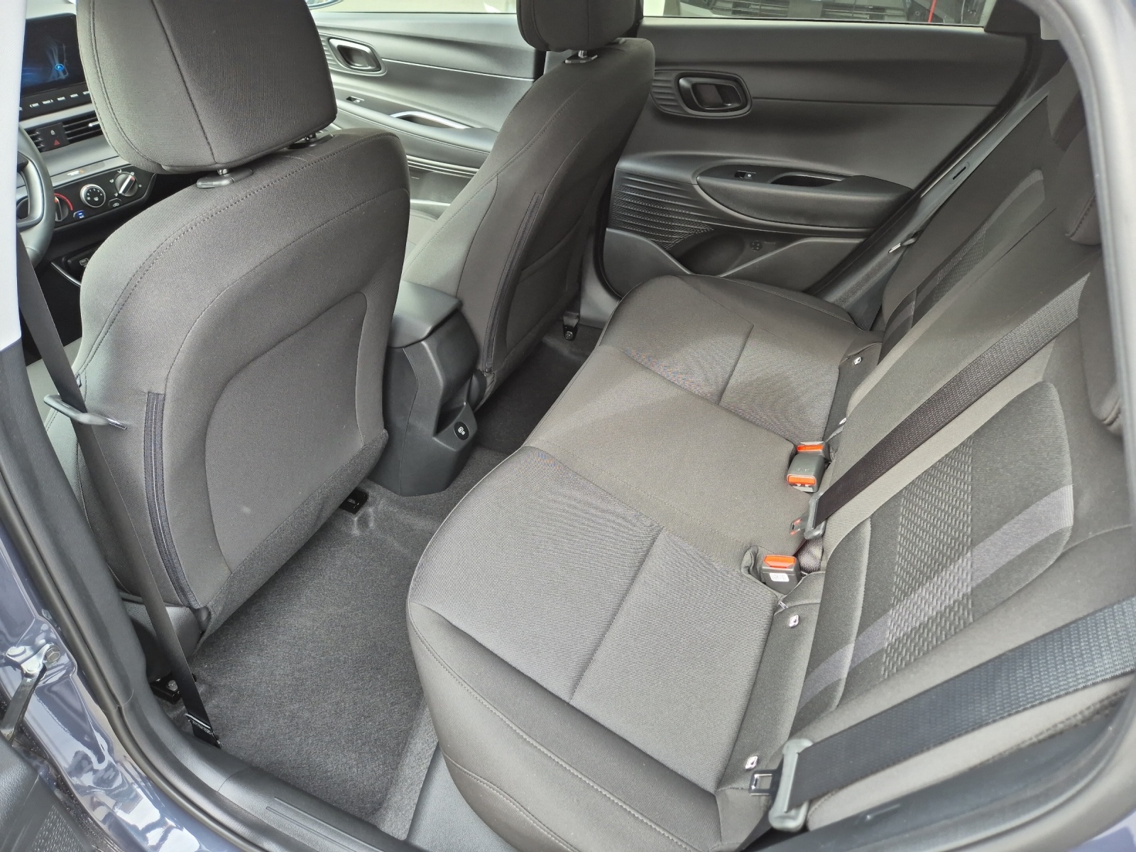 HYUNDAI i20 1.0 T-GDi Amplia-image-8