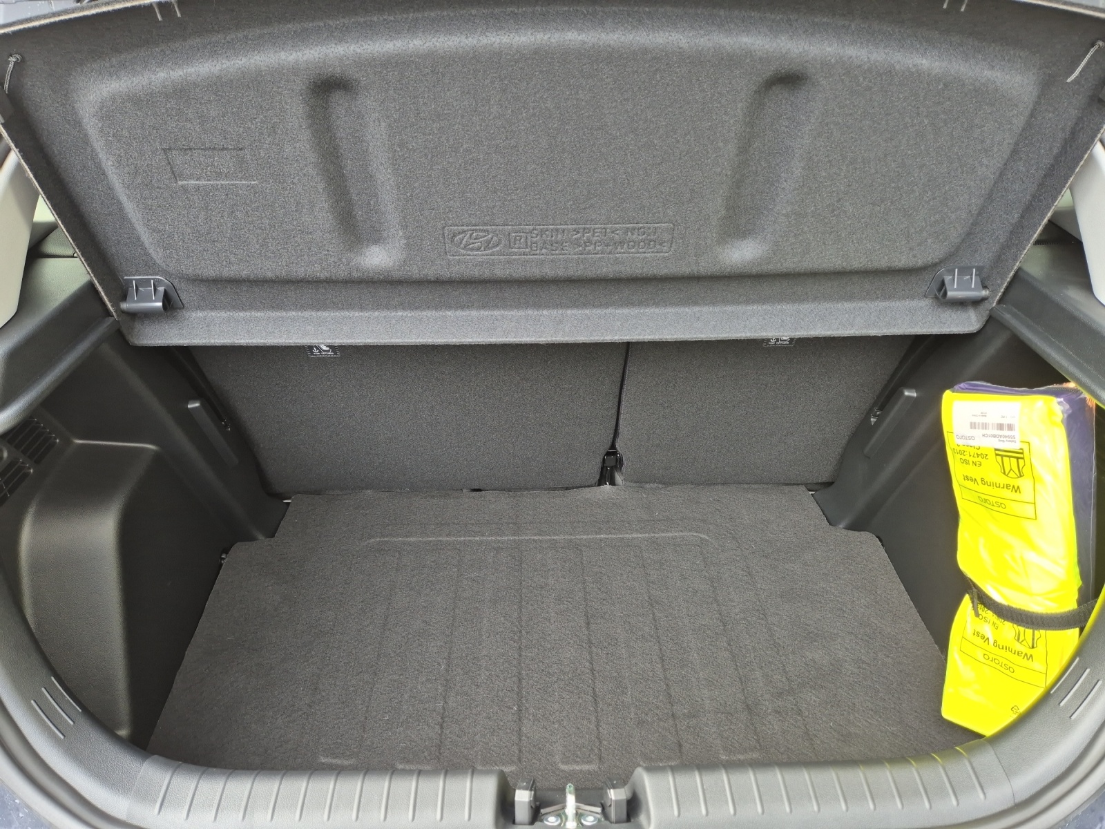 HYUNDAI i20 1.0 T-GDi Amplia-image-9