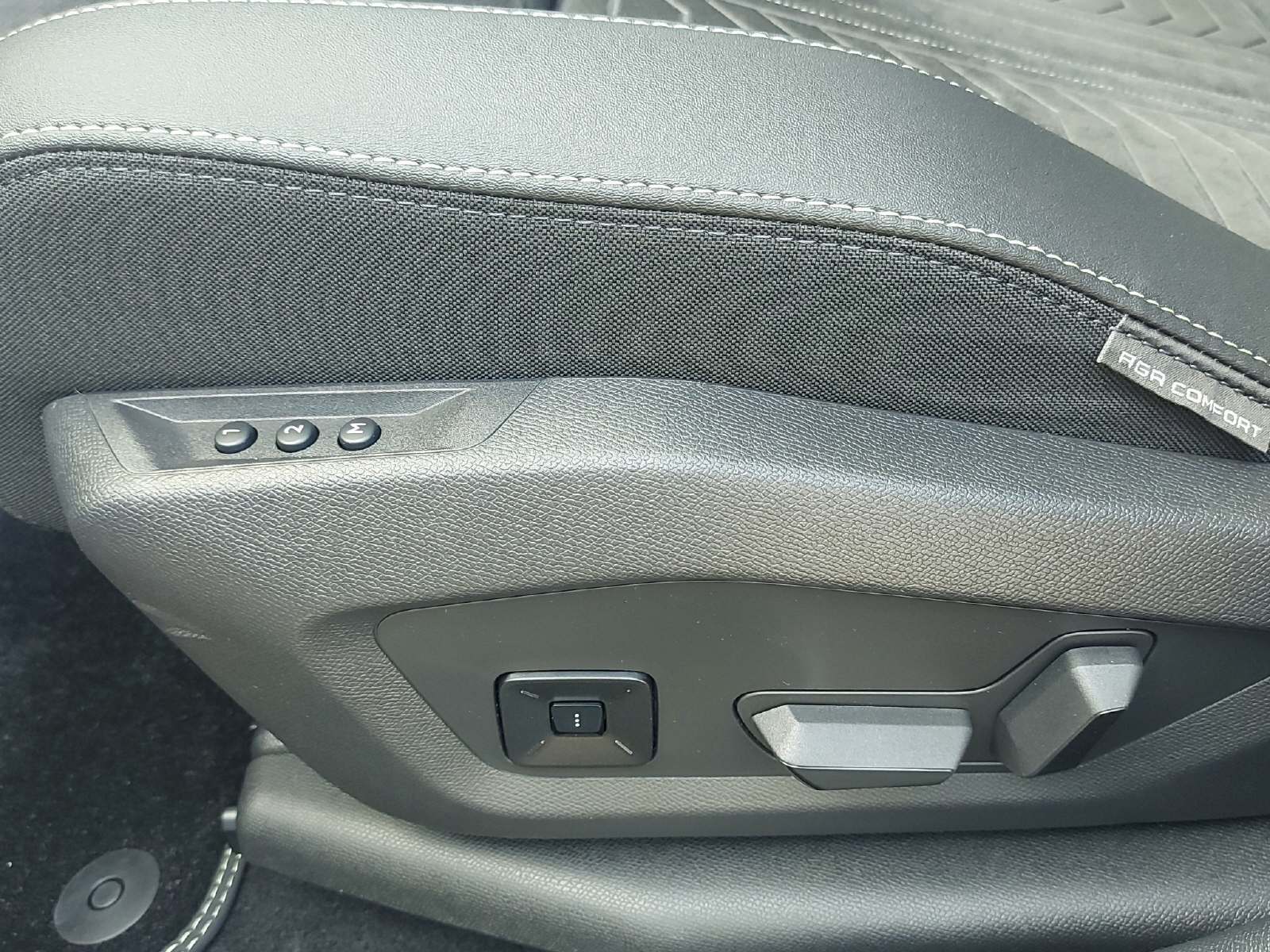 PEUGEOT 5008 1.6 PHEV GT-image-11