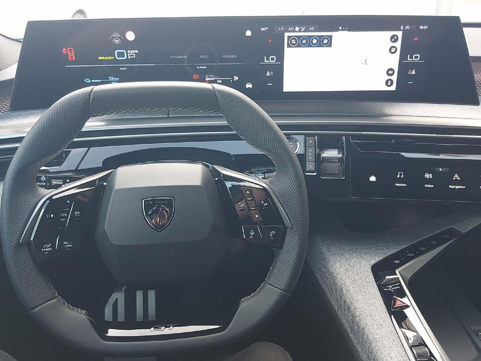 PEUGEOT 5008 1.6 PHEV GT-image-8