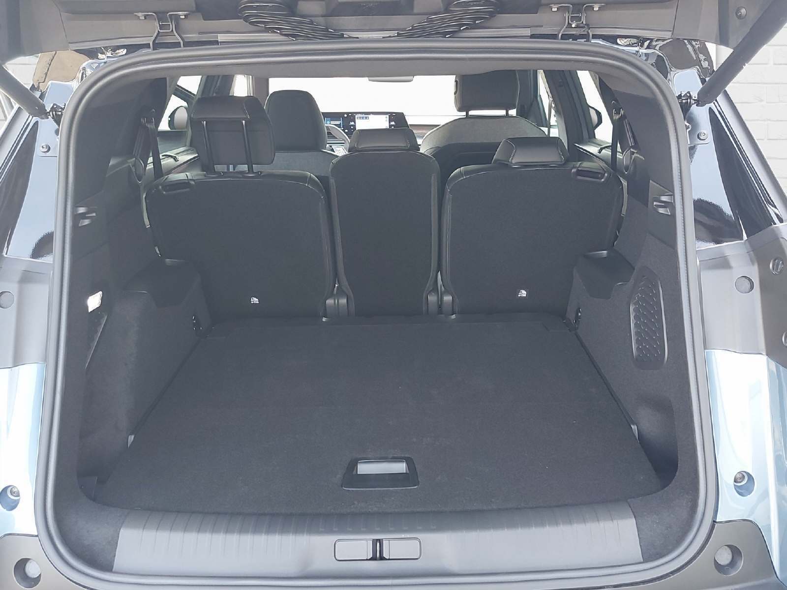 PEUGEOT 5008 1.6 PHEV GT-image-13