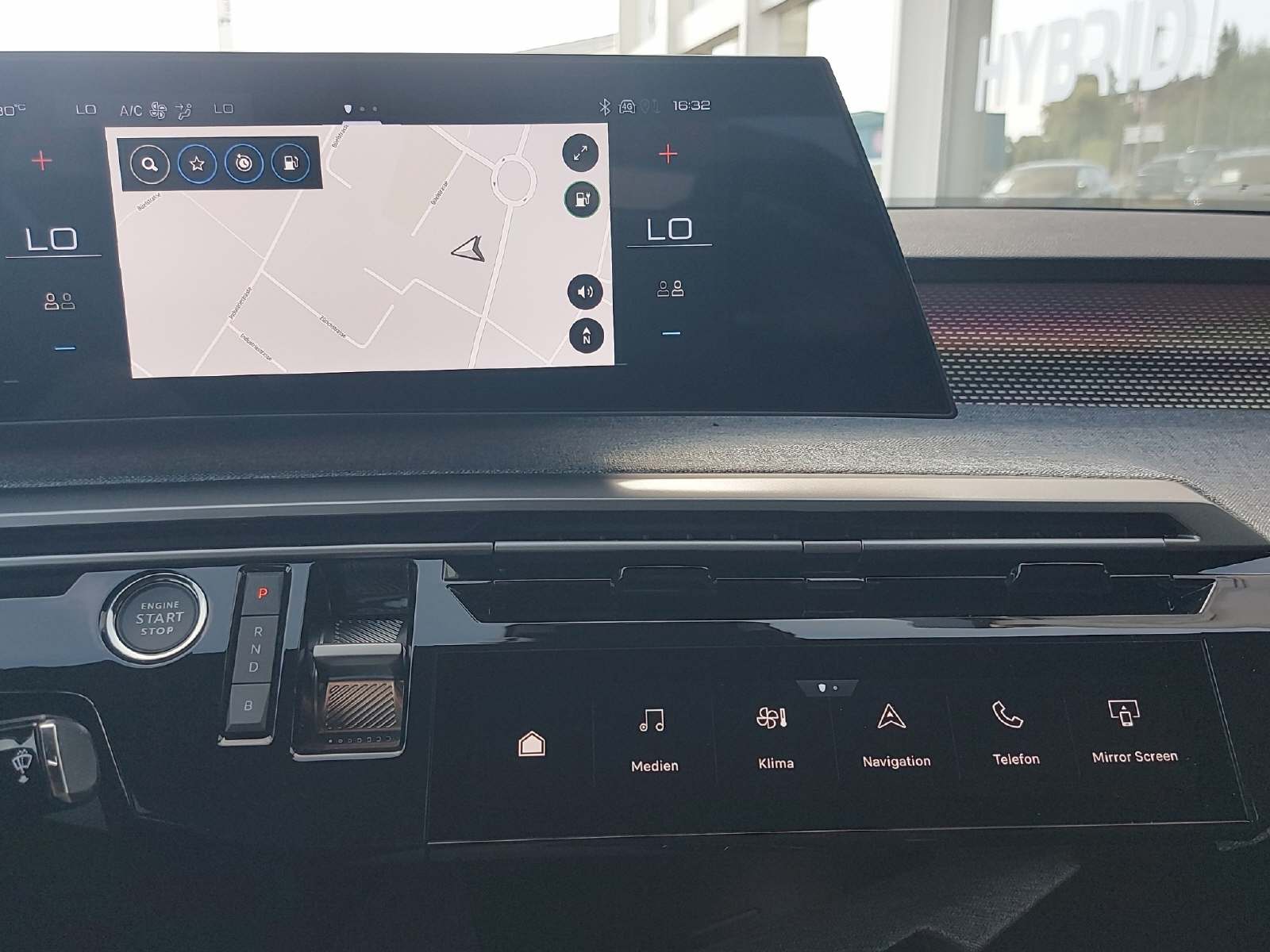 PEUGEOT 5008 1.6 PHEV GT-image-9