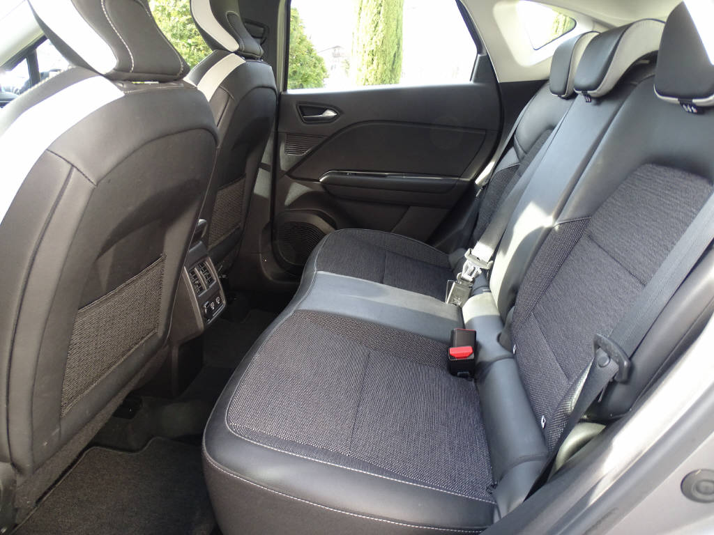 RENAULT Captur 1.3 TCe 140 Intens EDC-image-5