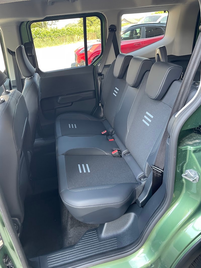 FORD TOURNEO COURIERier 1.0 EcoBoost Active-image-4