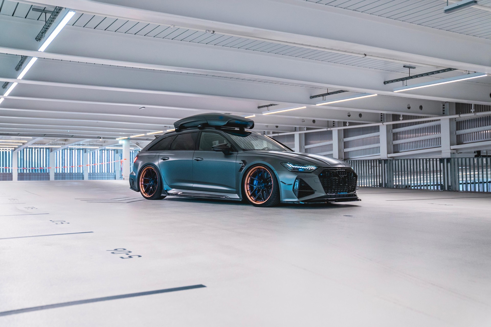 AUDI RS6 Avant 4.0 TFSI V8 Performance quattro-image-1