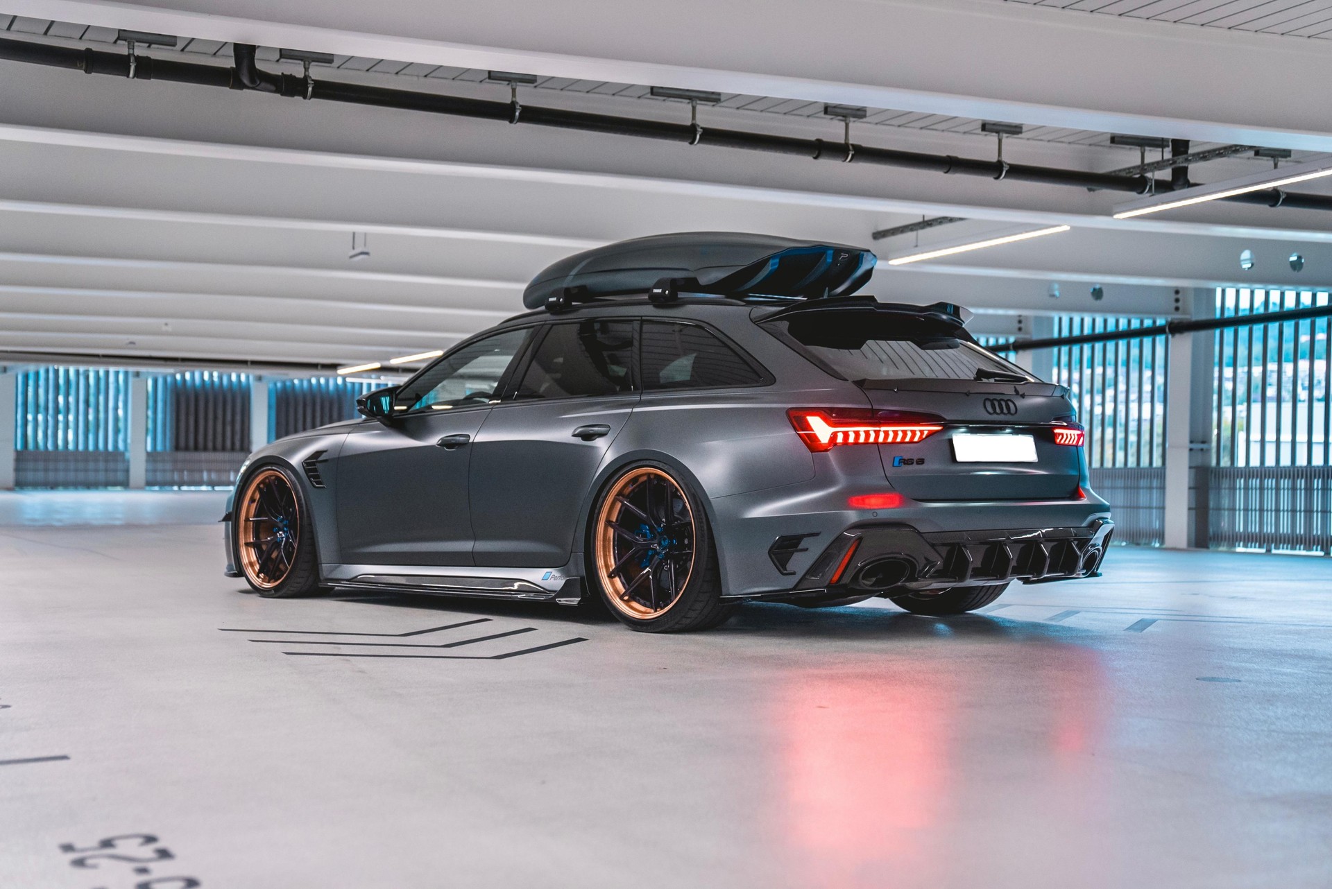 AUDI RS6 Avant 4.0 TFSI V8 Performance quattro-image-2