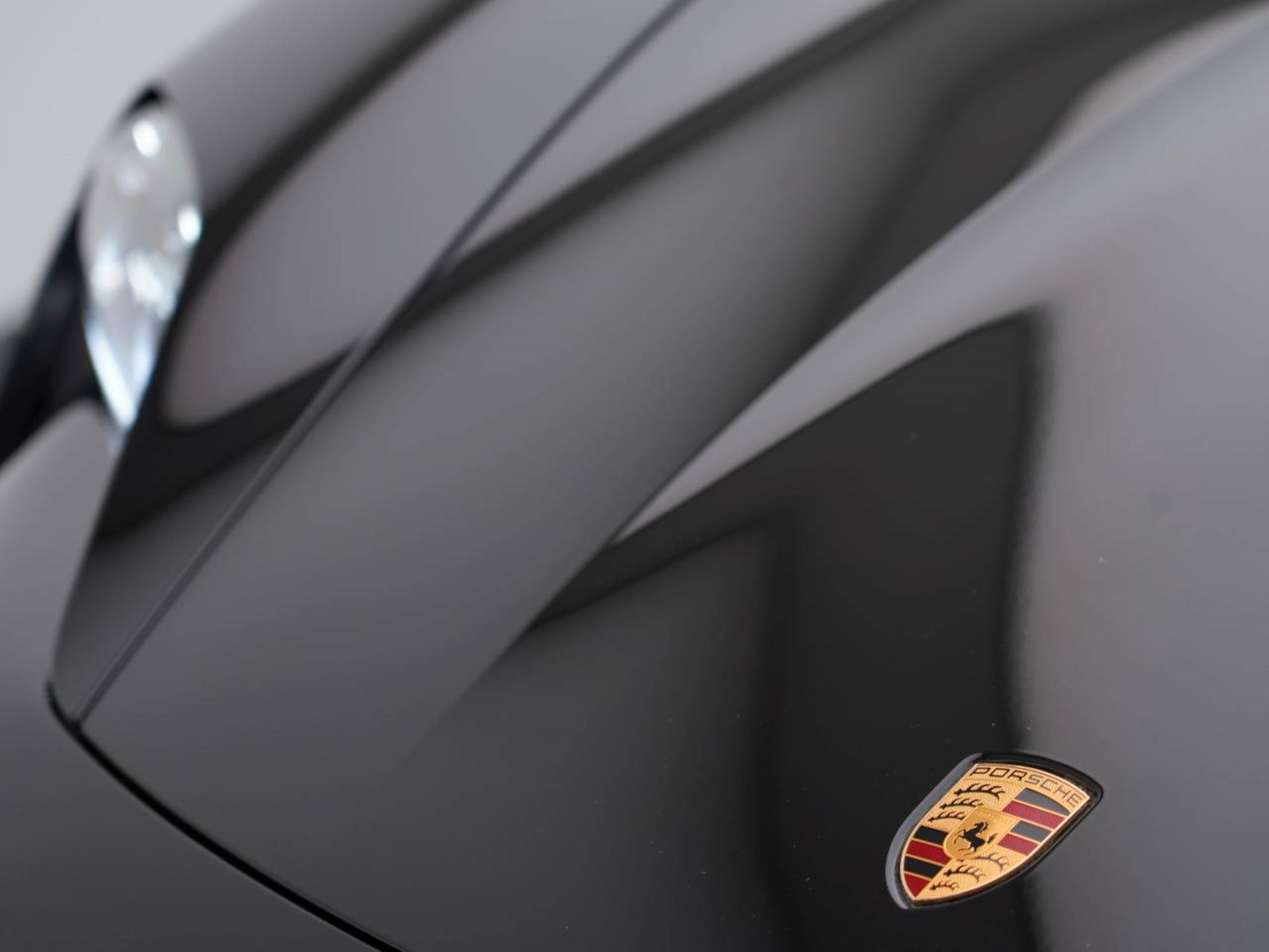 PORSCHE Taycan 4S-image-11