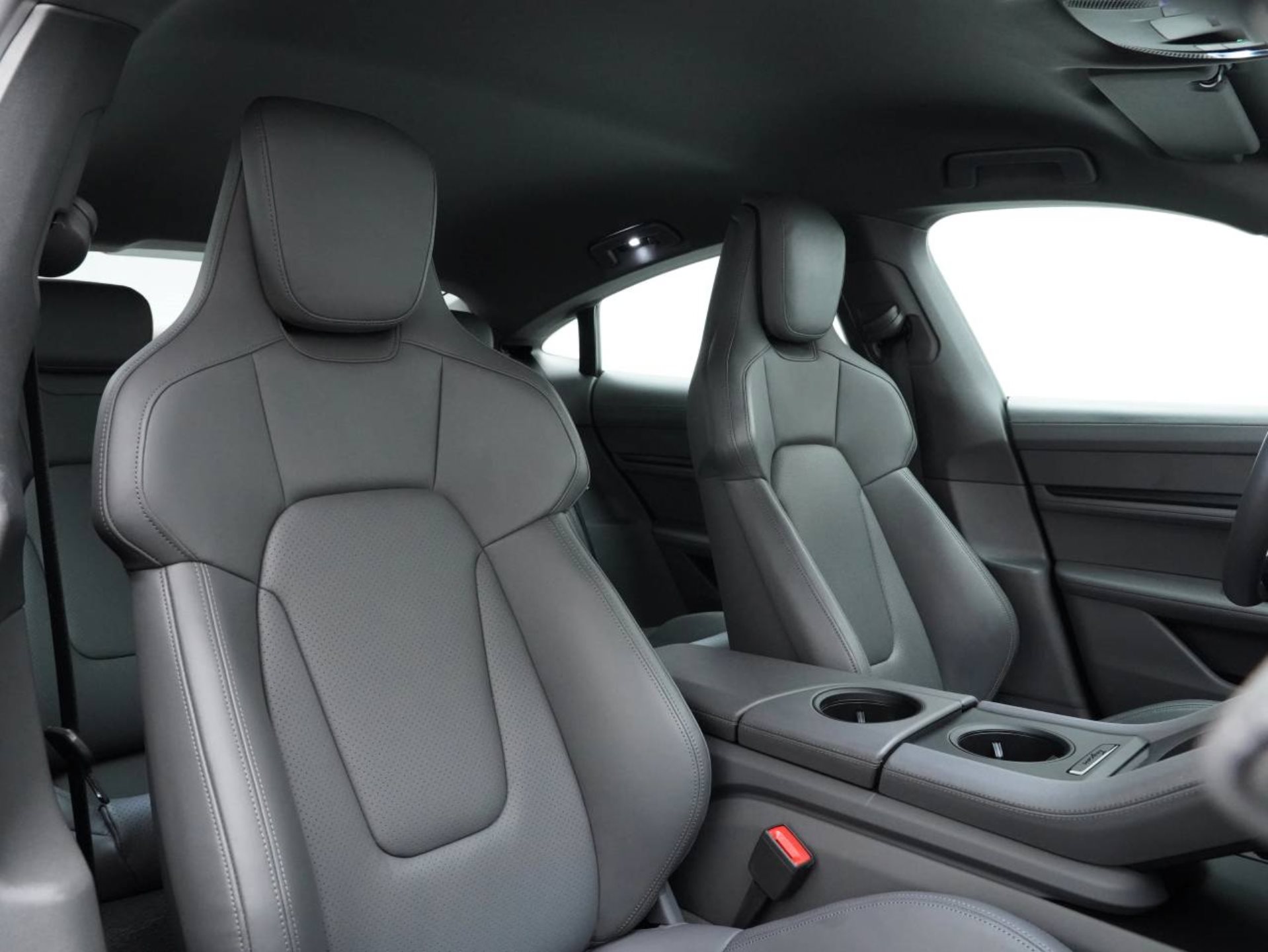 PORSCHE Taycan 4S-image-26