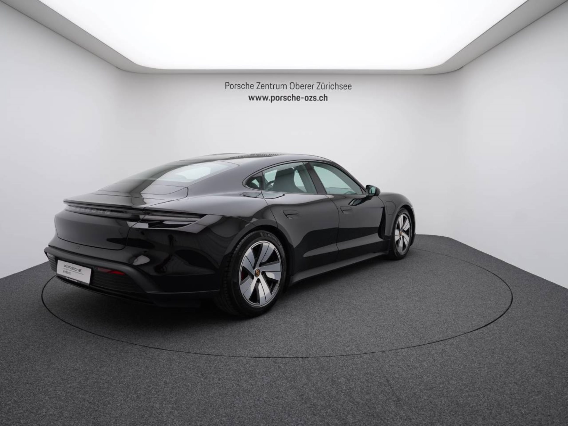 PORSCHE Taycan 4S-image-6