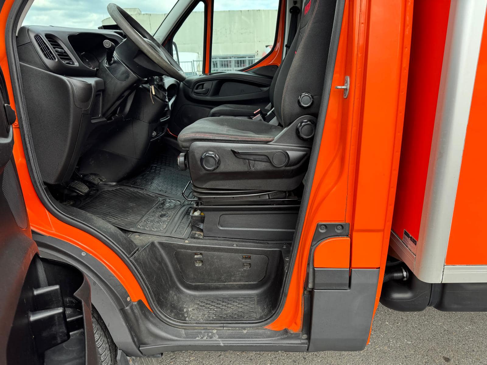 IVECO 35 S 14 D MAXI 4,35m Thermokoffer-image-10