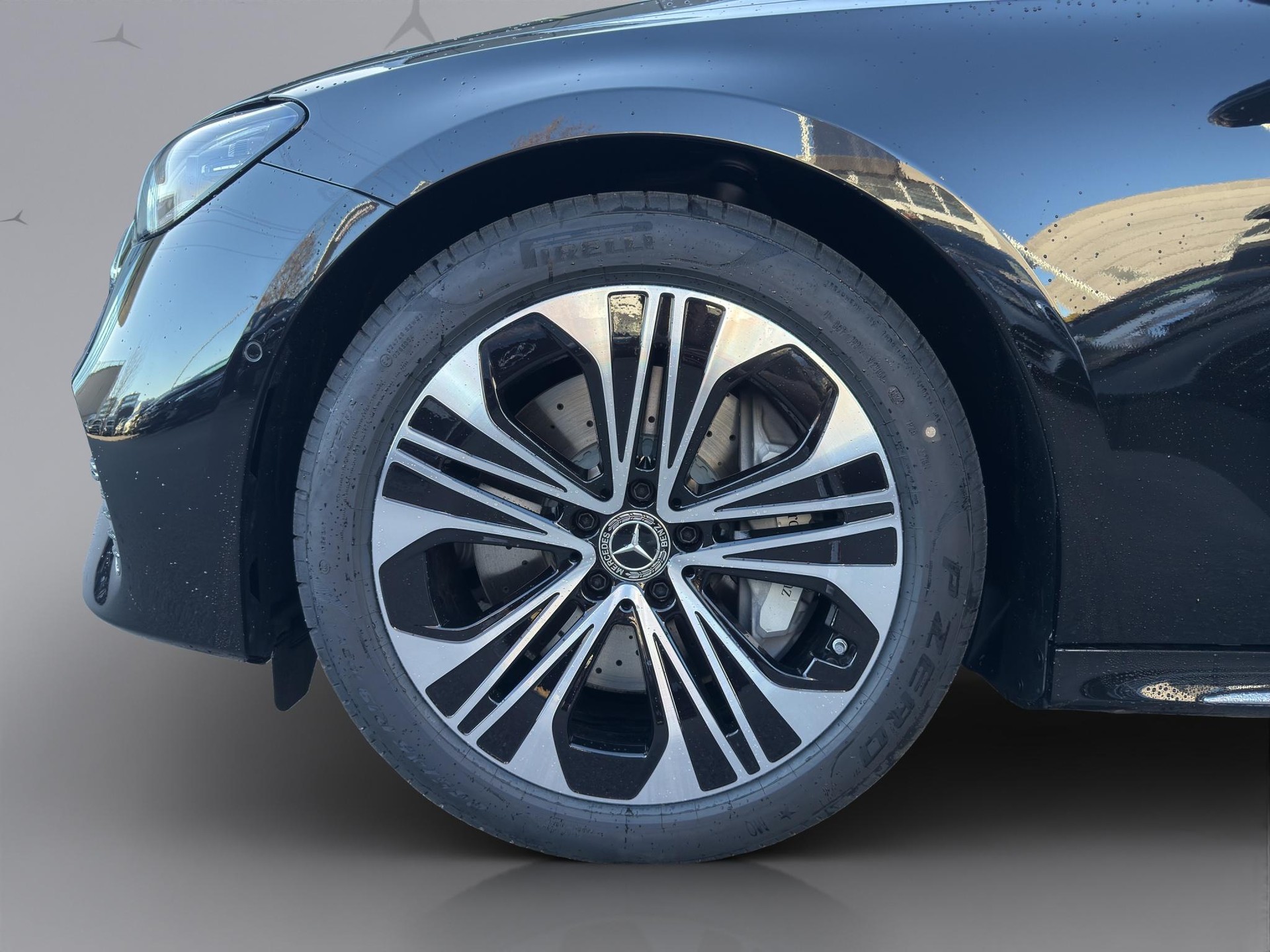 MERCEDES-BENZ E 220 d Exclusive 4matic Kombi-image-2