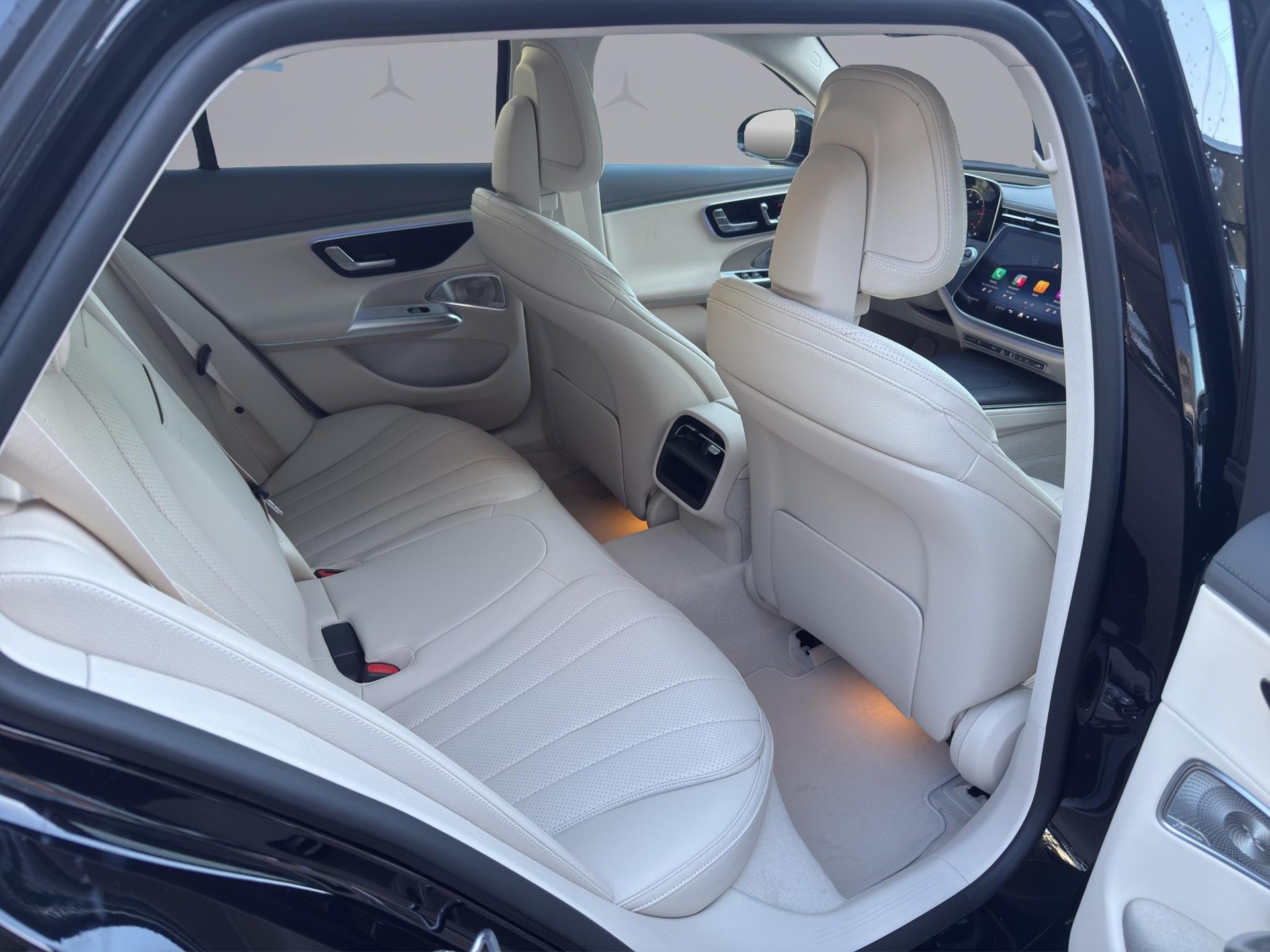 MERCEDES-BENZ E 220 d Exclusive 4matic Kombi-image-16