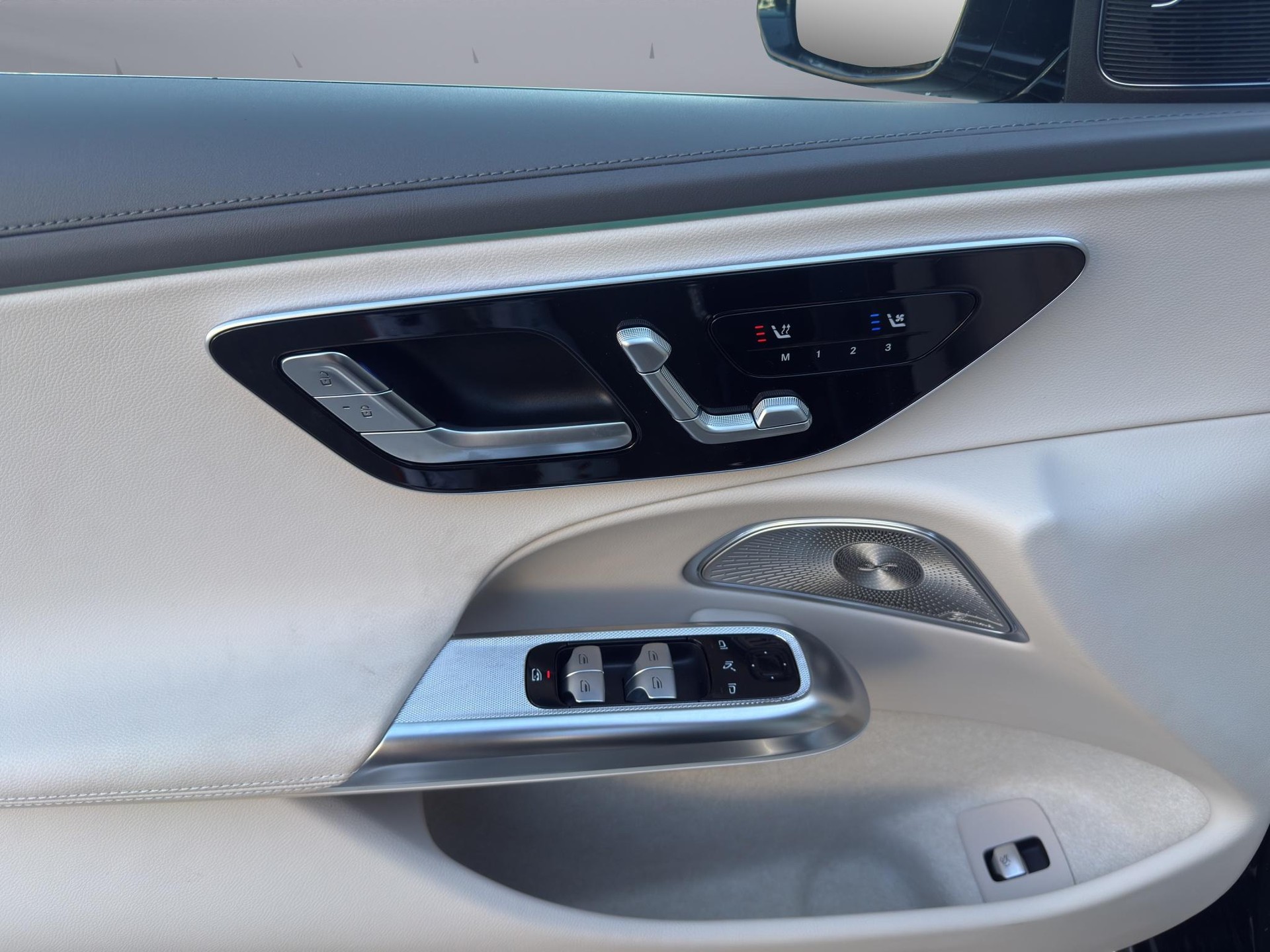 MERCEDES-BENZ E 220 d Exclusive 4matic Kombi-image-10