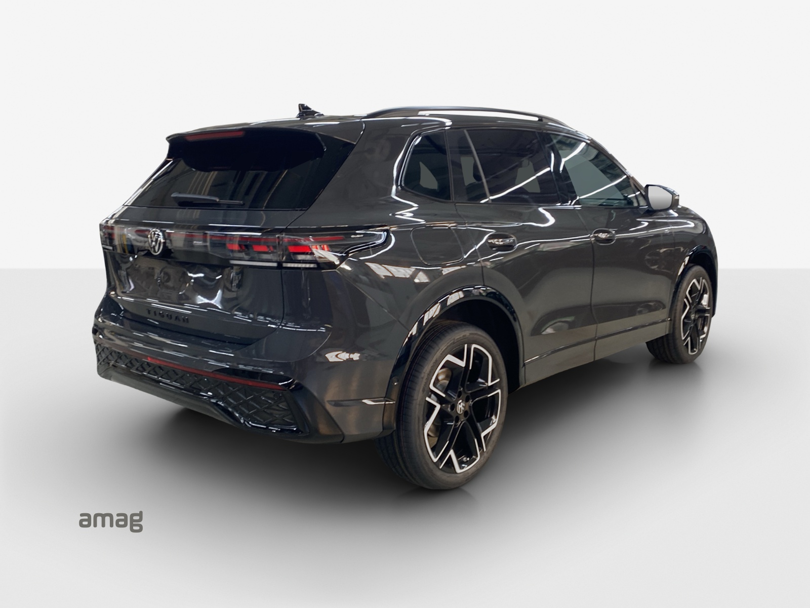 VW Tiguan 2.0 TSI DSG R-Line 4Motion-image-4