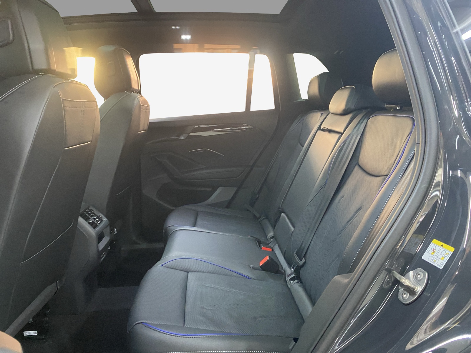 VW Tiguan 2.0 TSI DSG R-Line 4Motion-image-11