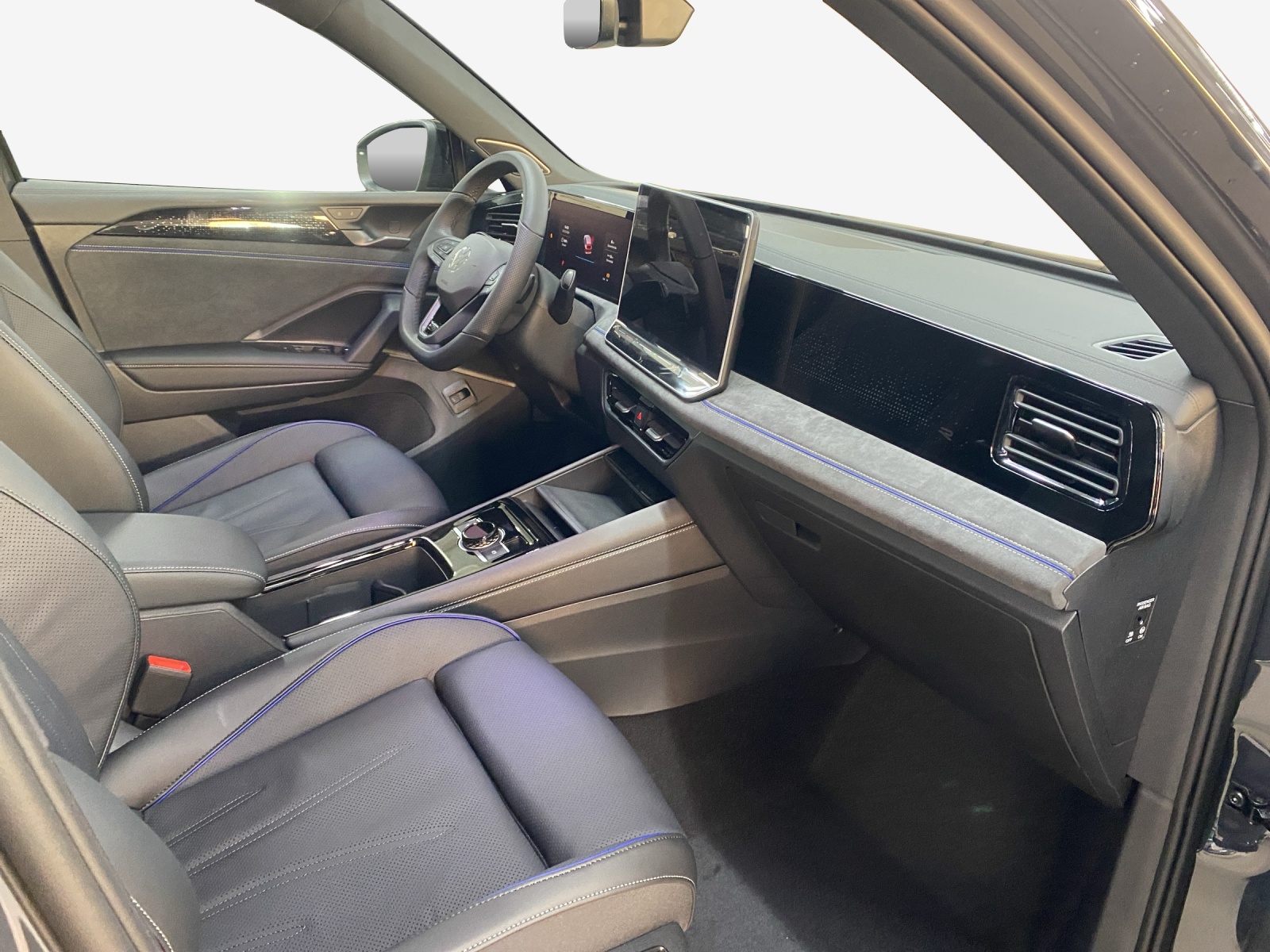 VW Tiguan 2.0 TSI DSG R-Line 4Motion-image-13