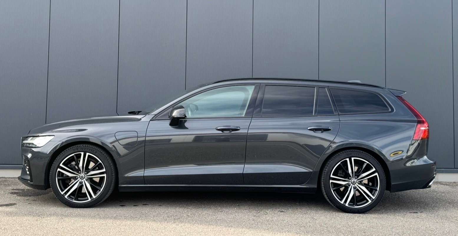 VOLVO V60 T8 eAWD Twin Engine R-Design Geartronic-image-4