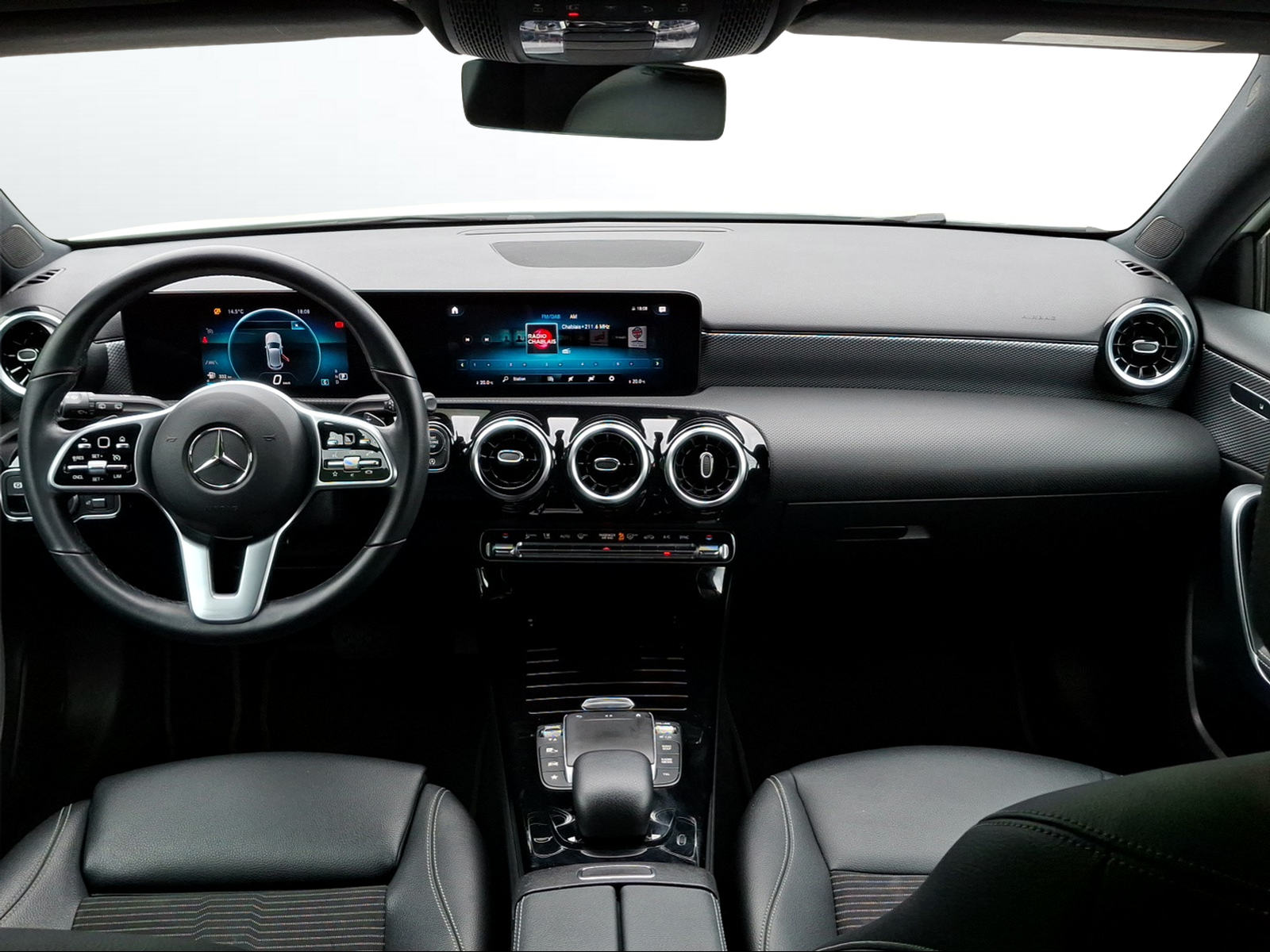 MERCEDES-BENZ A 180 Night Star 7G-DCT-image-8