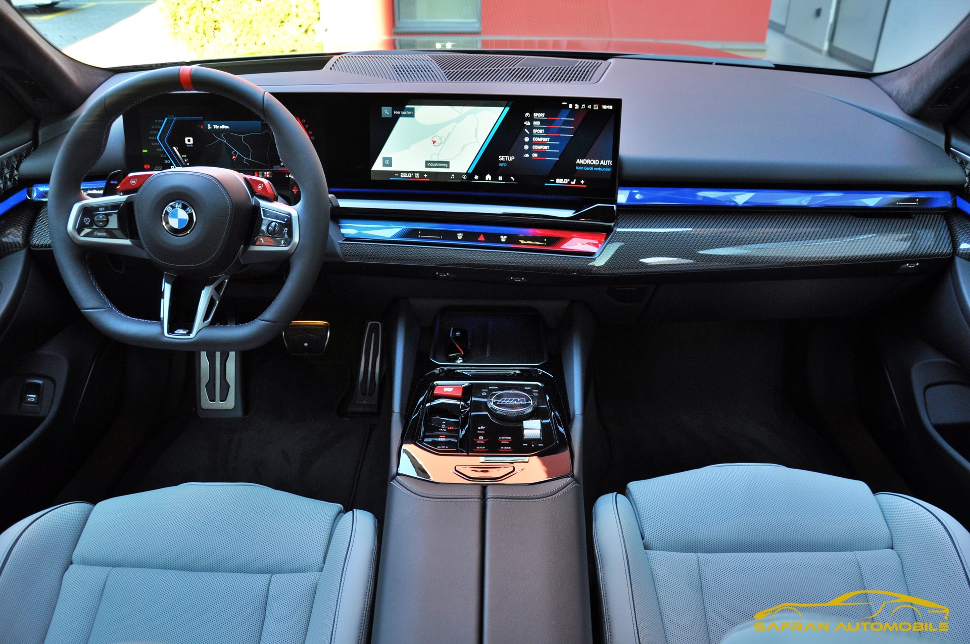 BMW M5 xDrive Touring-image-11