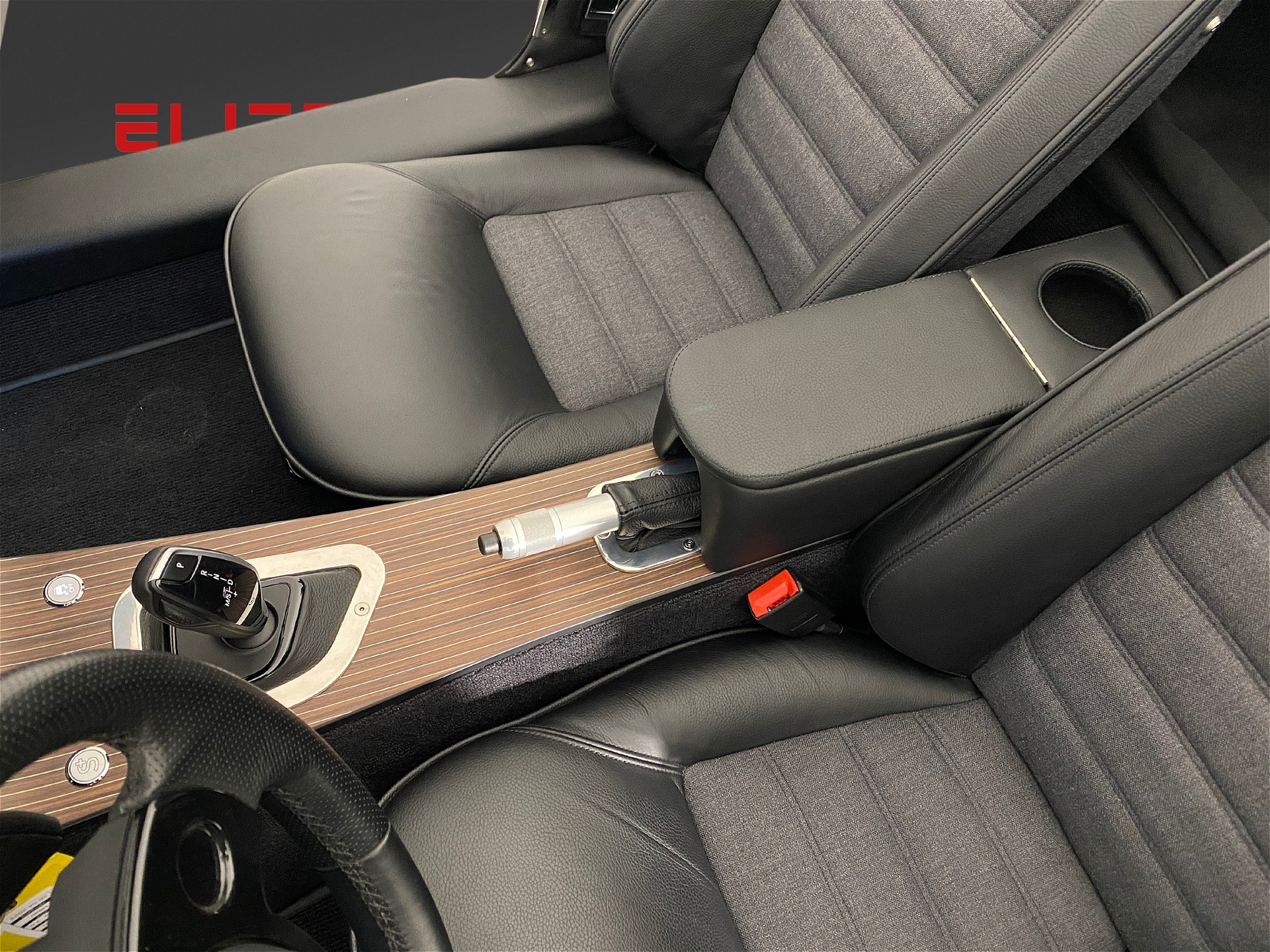 MORGAN Plus Six 3.0 Bespoke Automatik-image-16