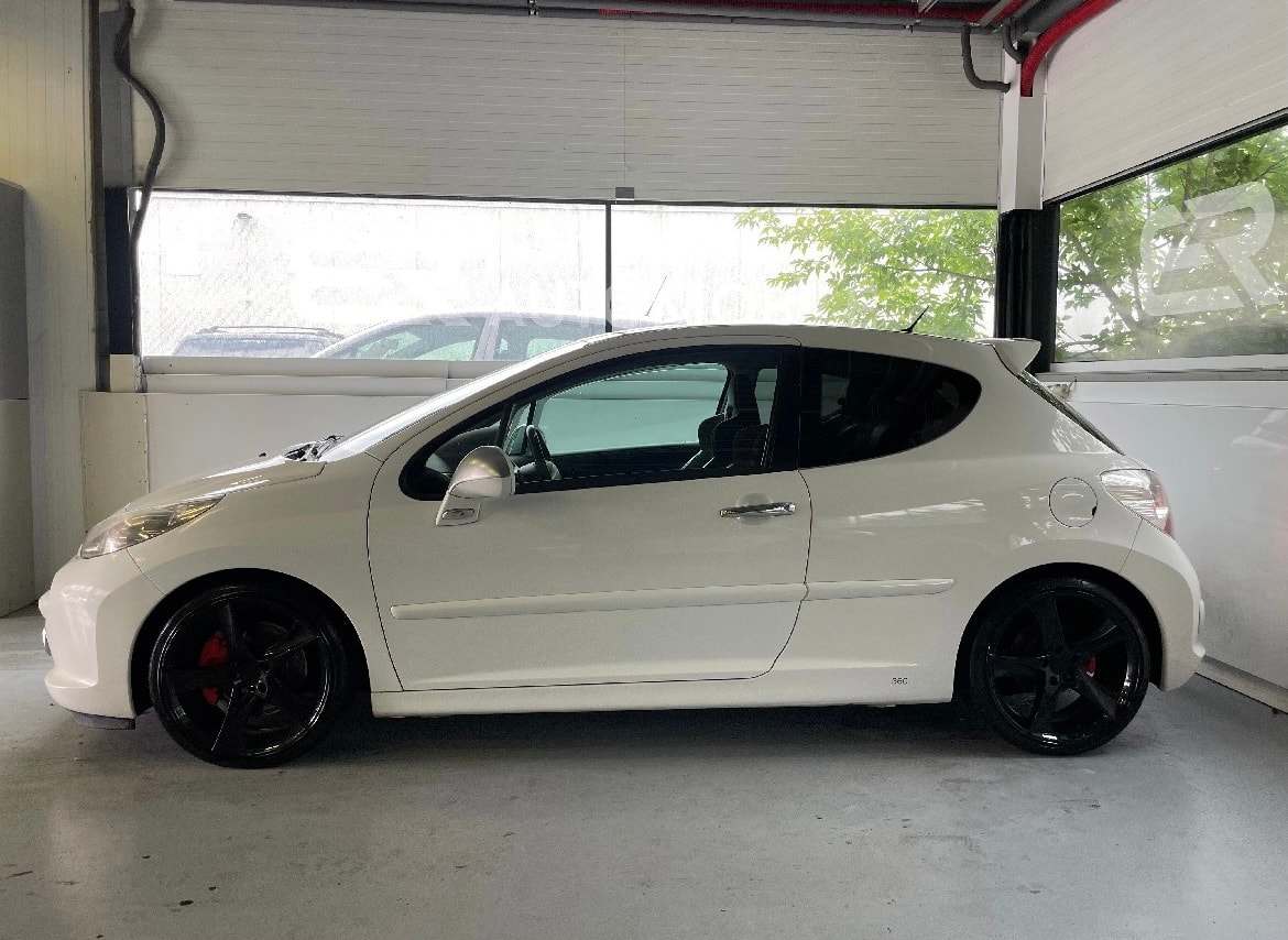 PEUGEOT 207 1.6 16V Turbo GTi-image-5
