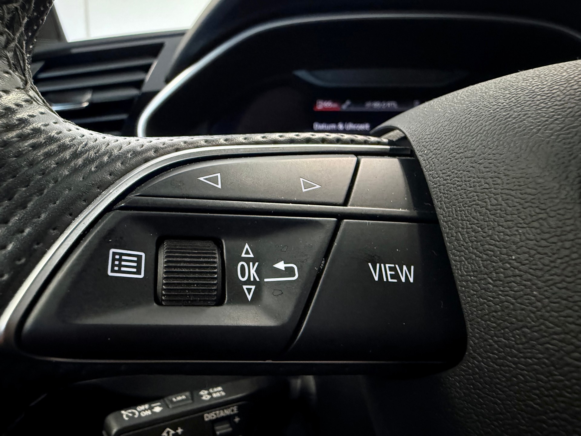 AUDI Q3 45 TFSI S line quattro S-tronic-image-31
