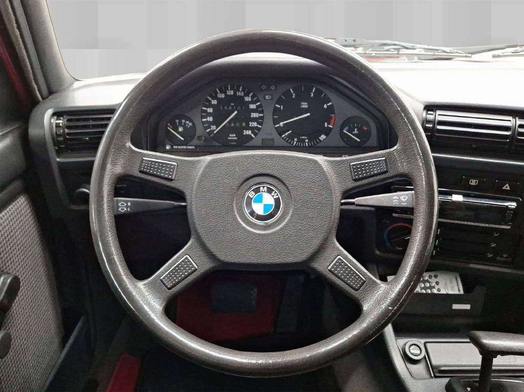BMW 325e-image-6