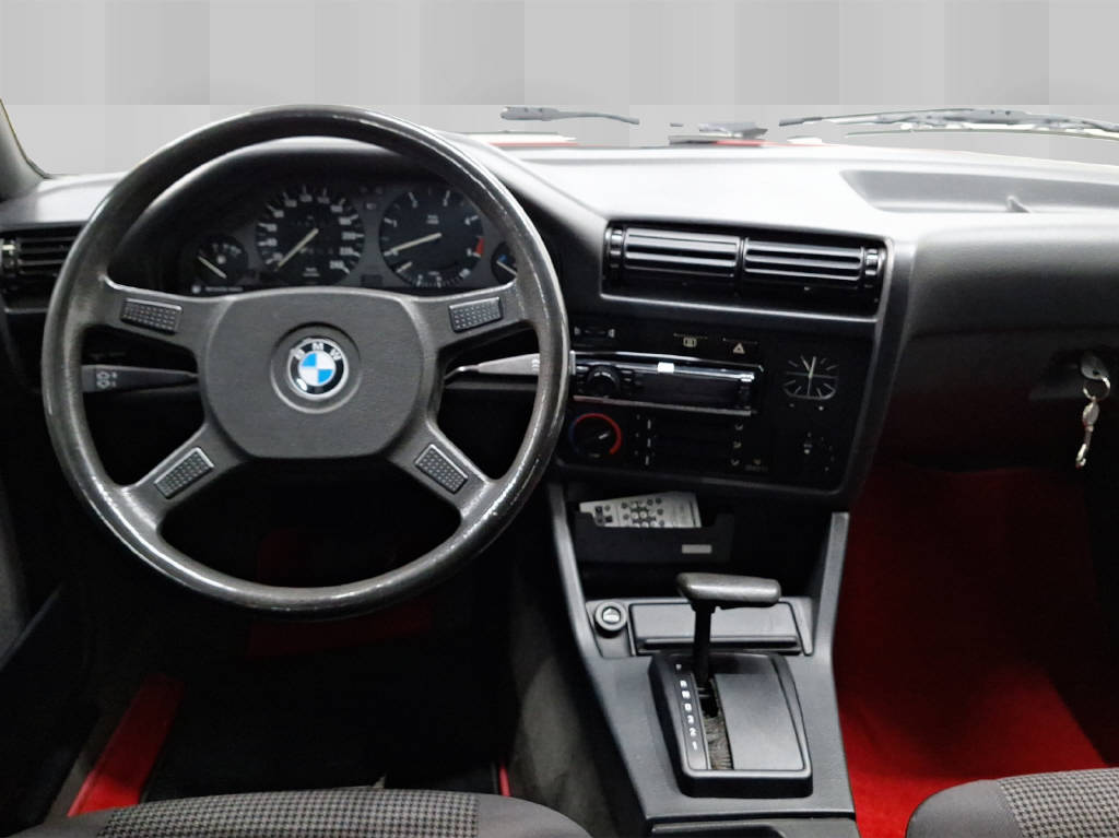 BMW 325e-image-5