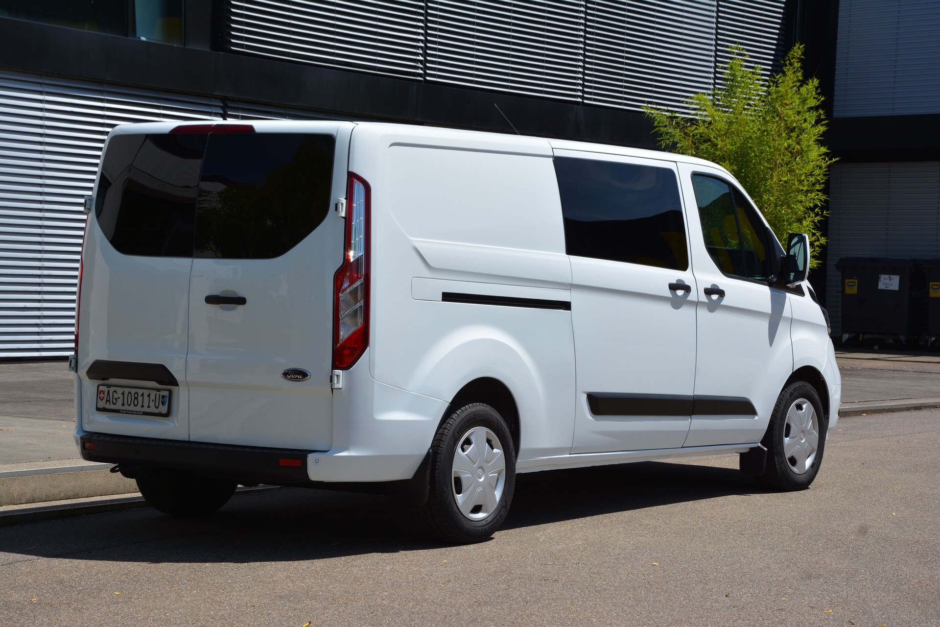 FORD Transit Custom Van 300 L2H1 Trend A-image-2
