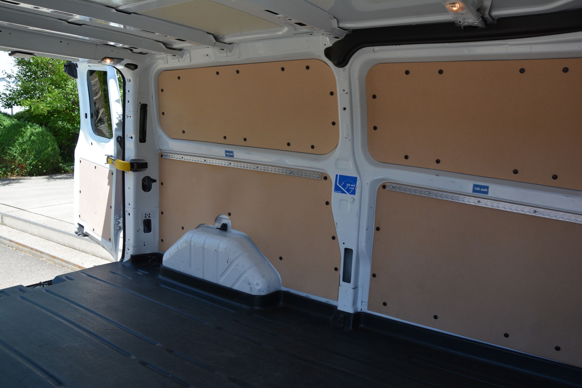 FORD Transit Custom Van 300 L2H1 Trend A-image-13