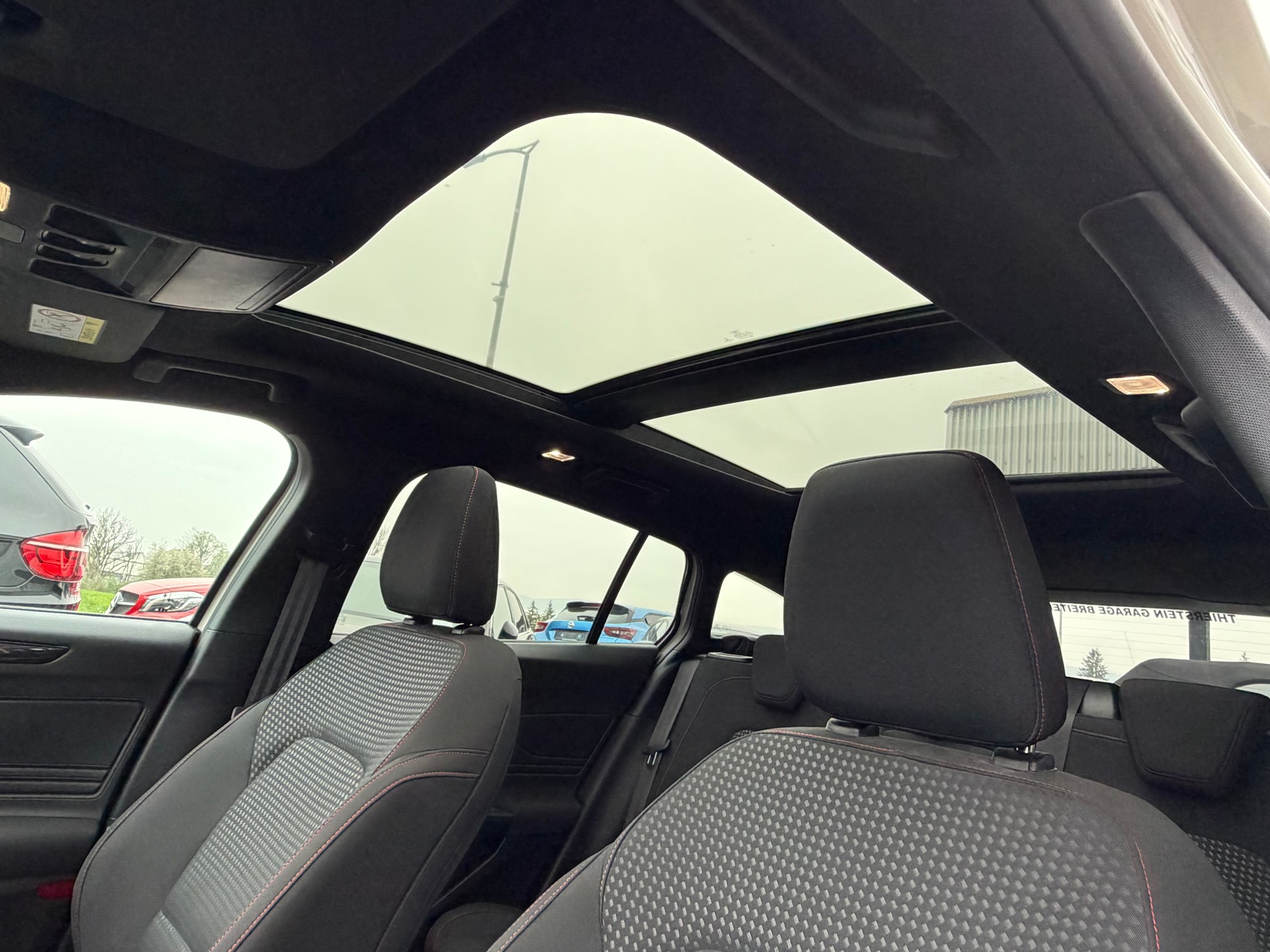 FORD Focus 2.0 TDCi ST Line Automatic-image-10