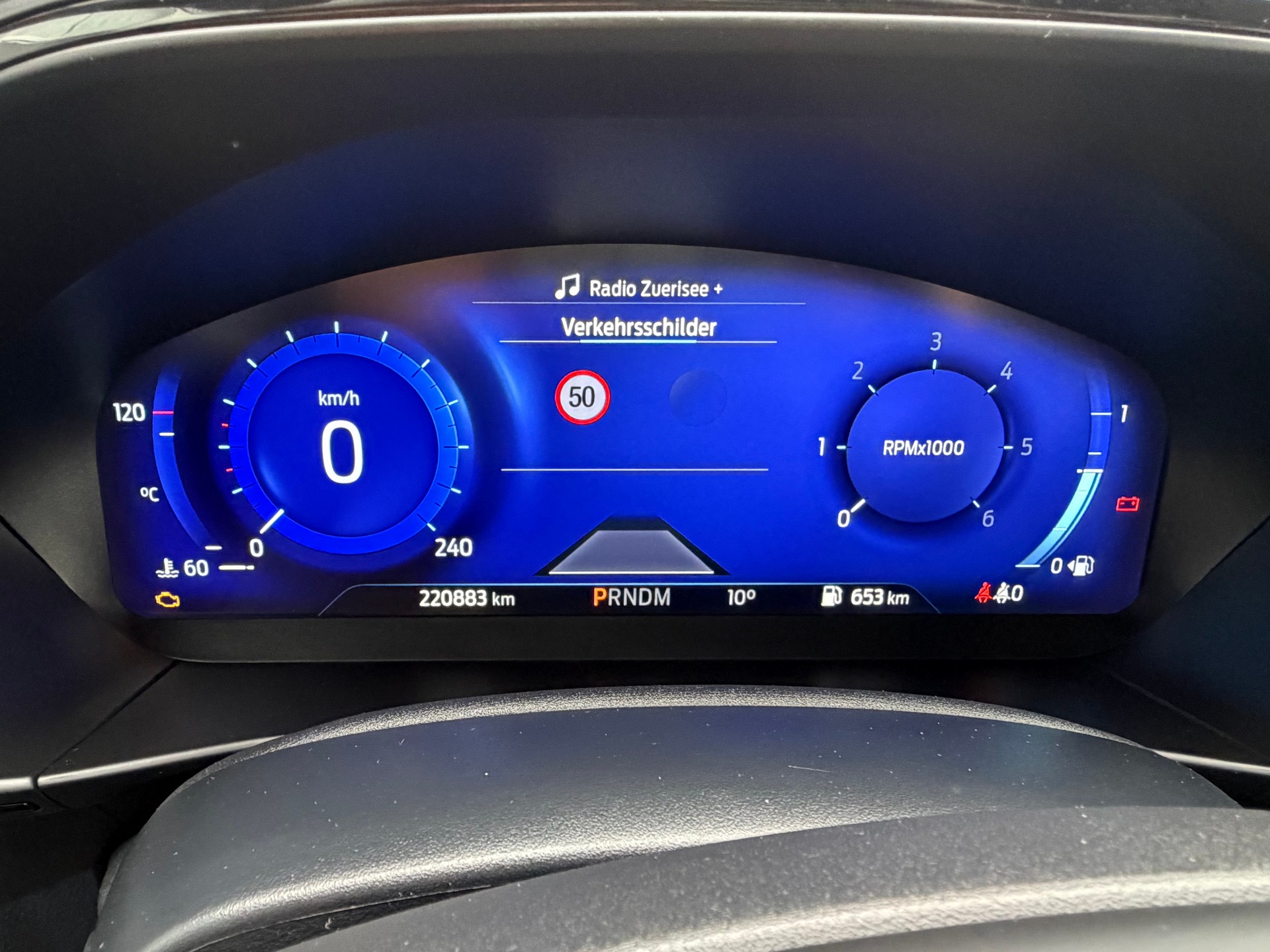 FORD Focus 2.0 TDCi ST Line Automatic-image-17