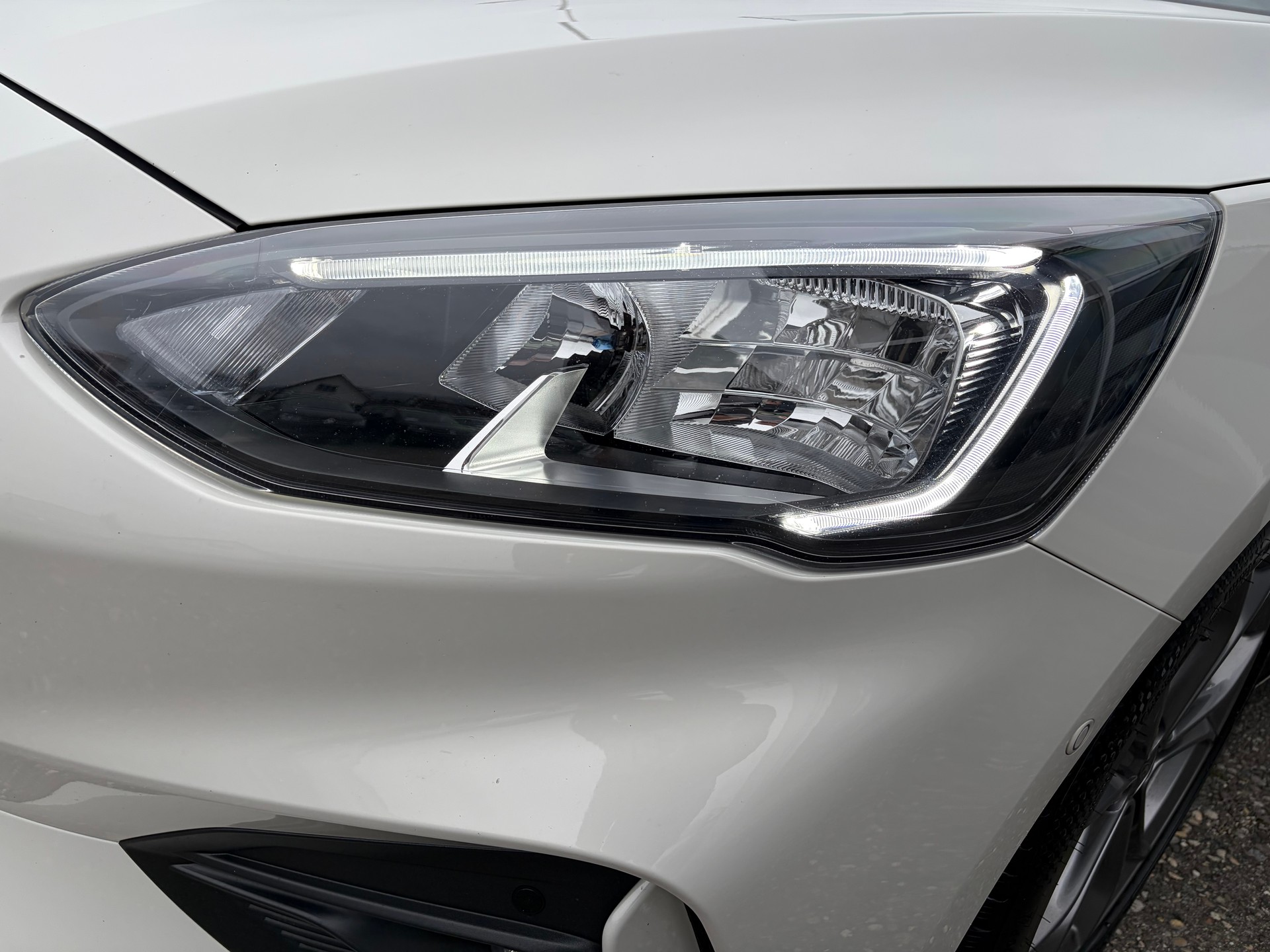 FORD Focus 2.0 TDCi ST Line Automatic-image-28